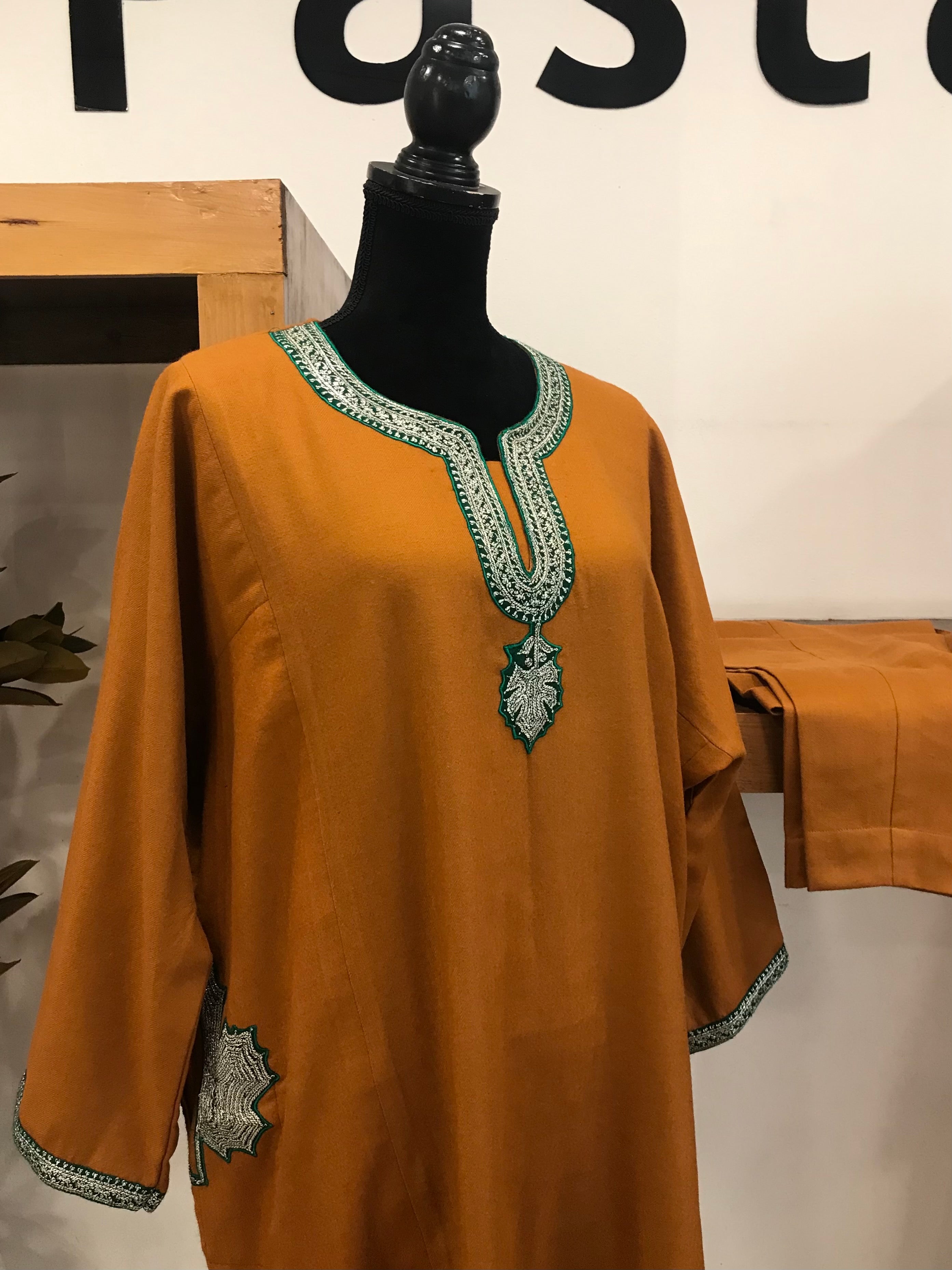 Pure pashmina and pure wool blend Pheran set 2pc with Handcrafted Till PWB134