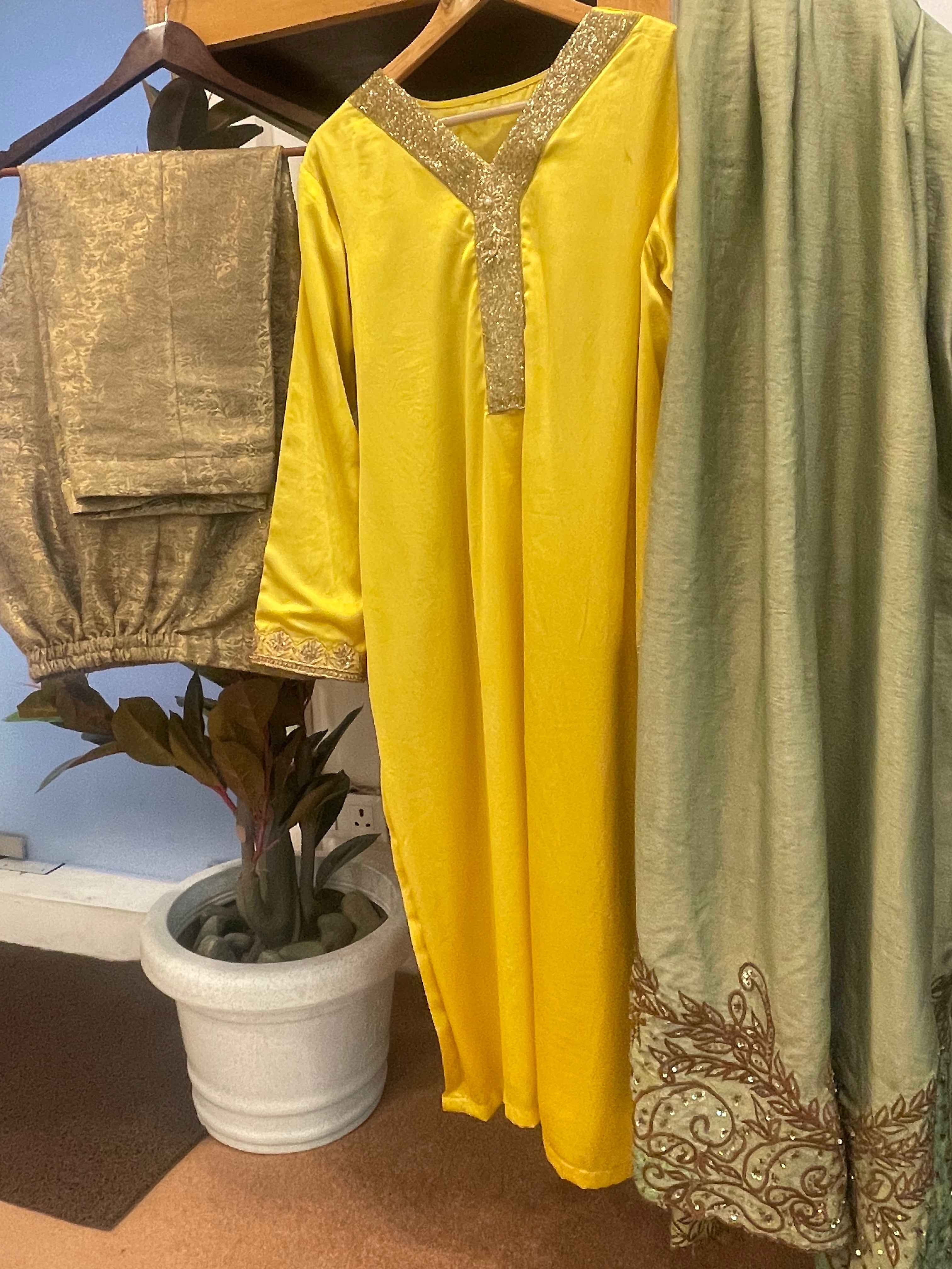 Handembroidered 3 piece dress