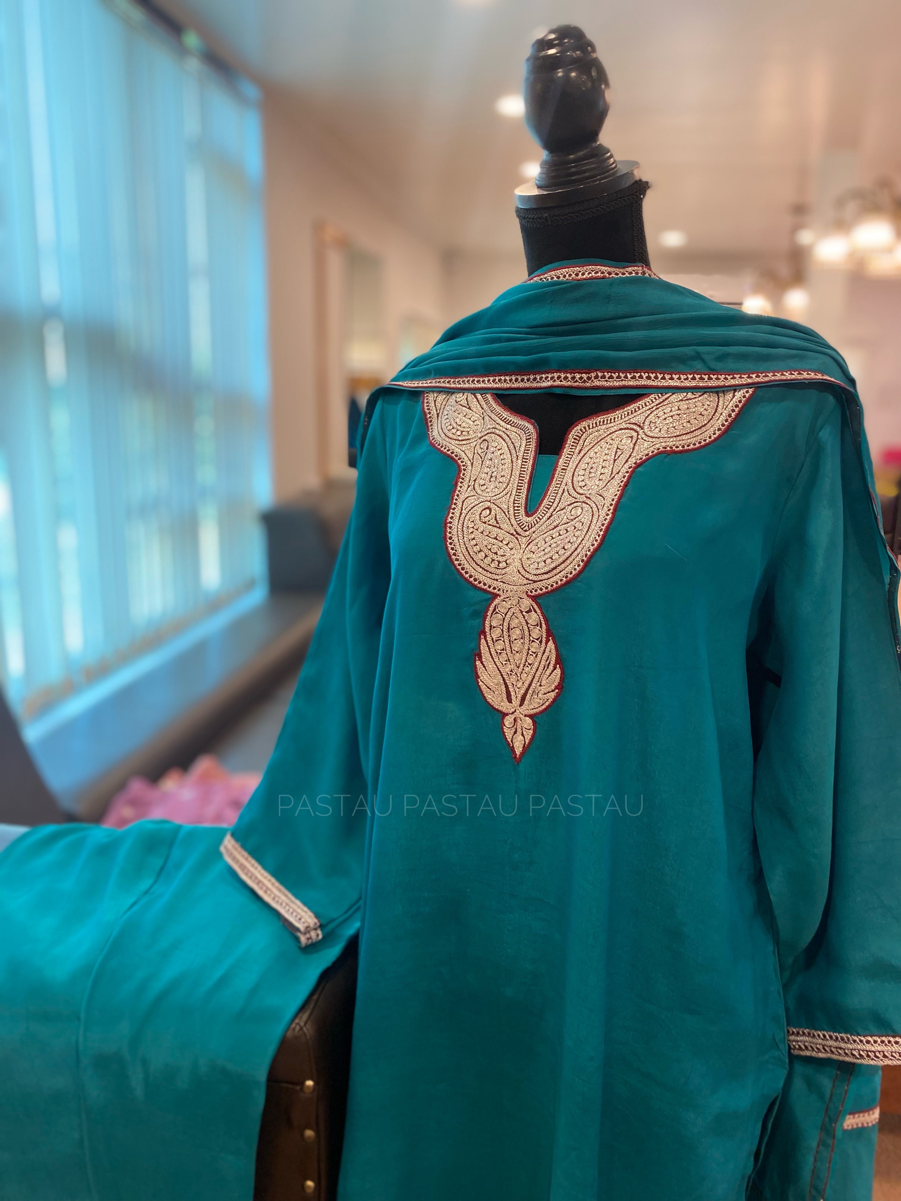 Hand Tilla crepe 3pc stitched