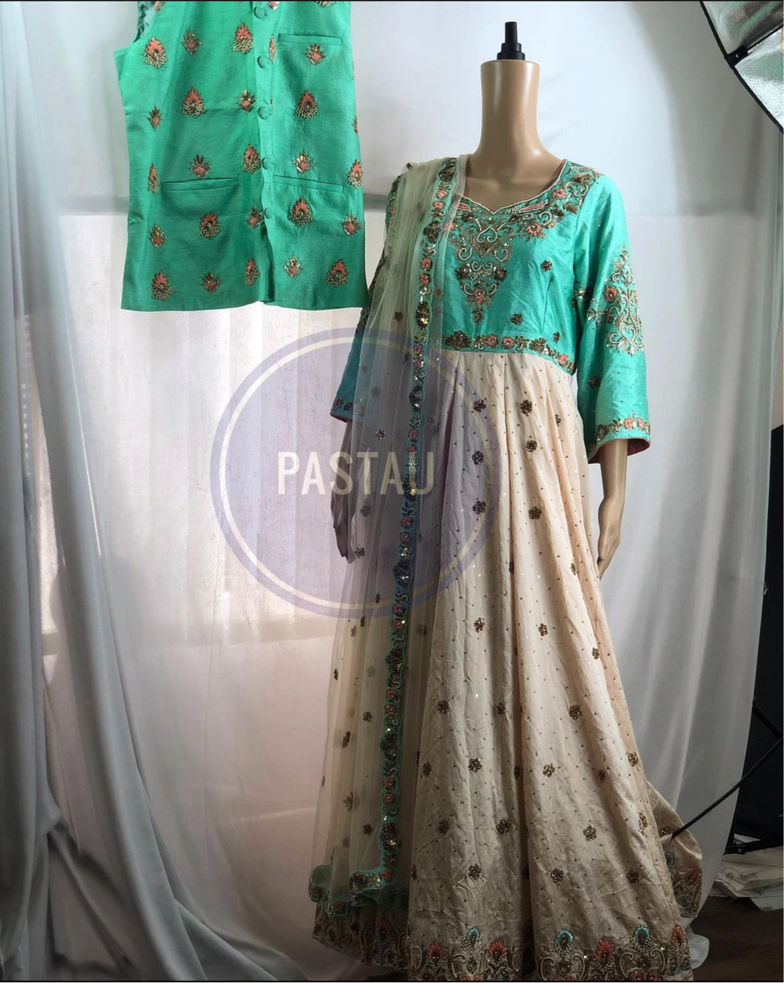 Handembroidered Bridal duo - Pastau