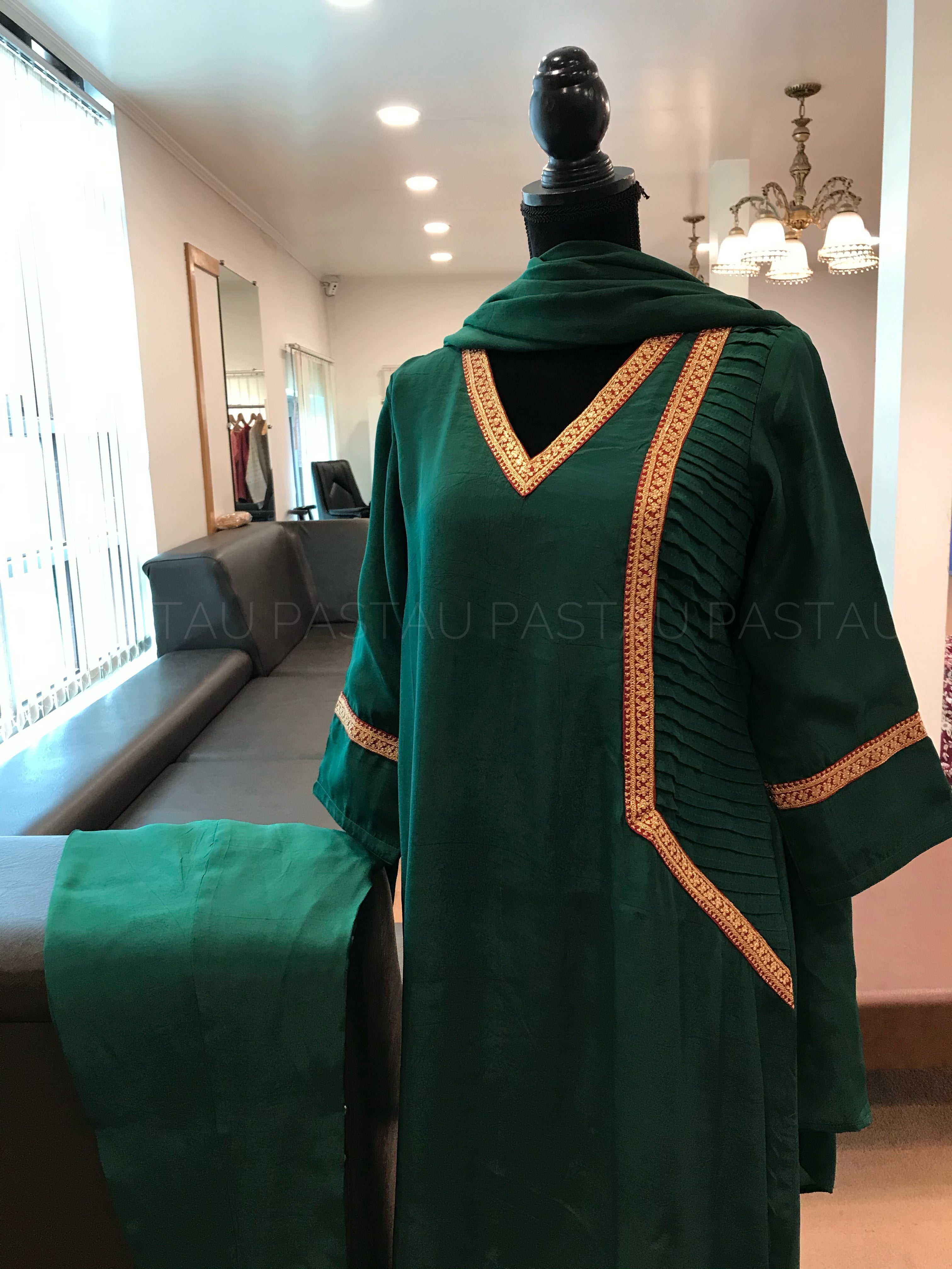 Hand Tilla crepe 3pc suit