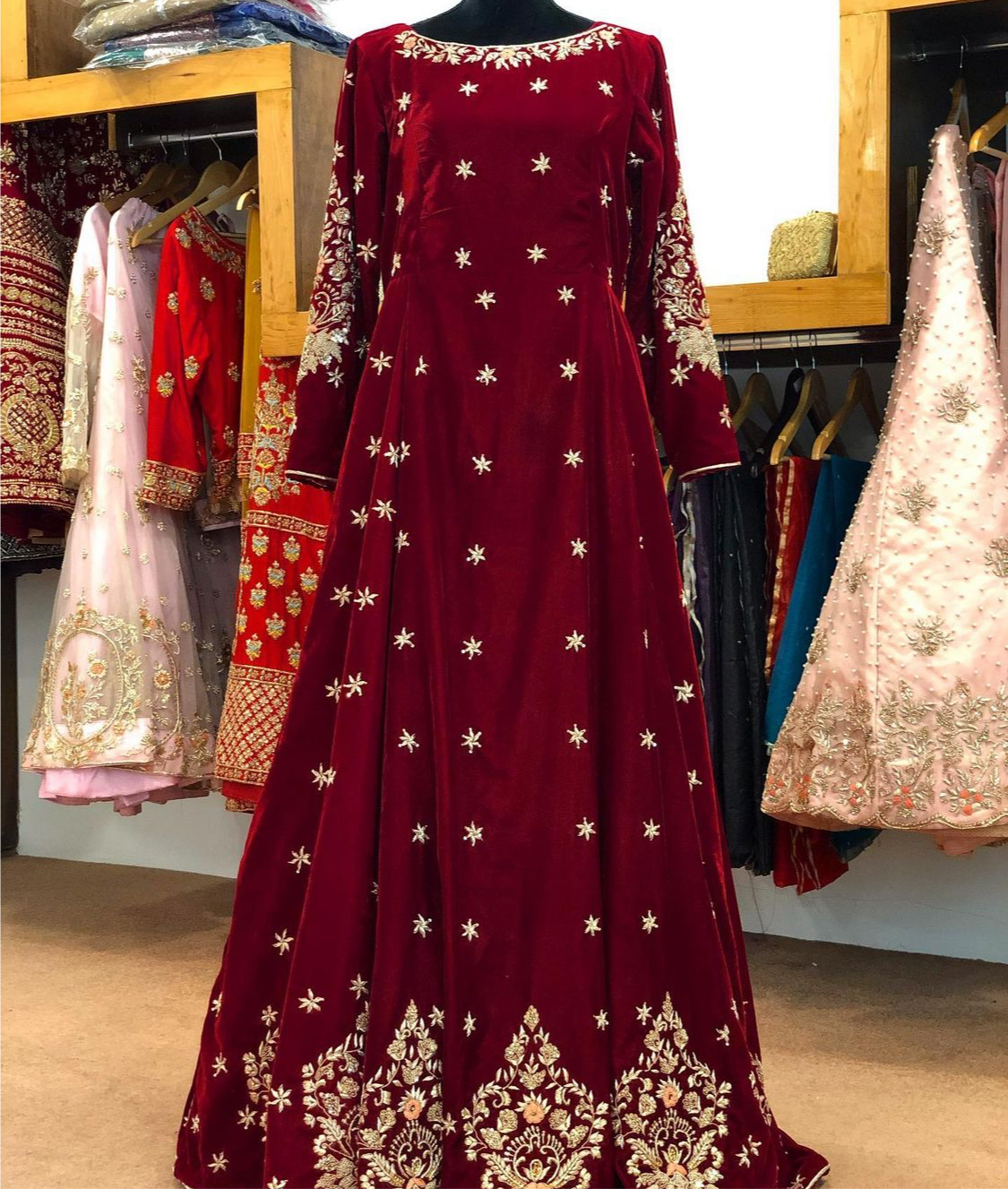 Hand embroidered Bridal ensemble - Pastau