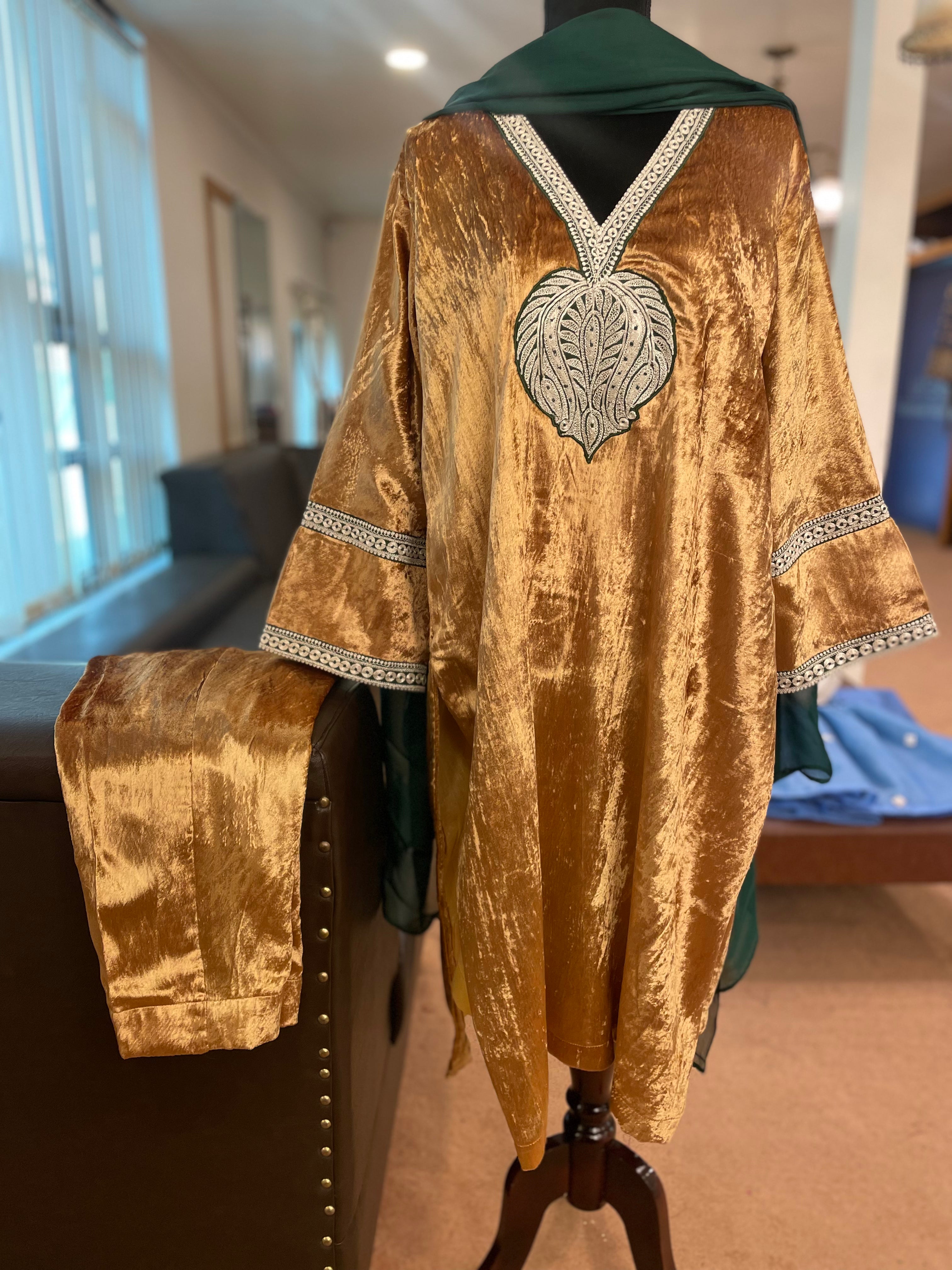 Velvet kurta set mtks210