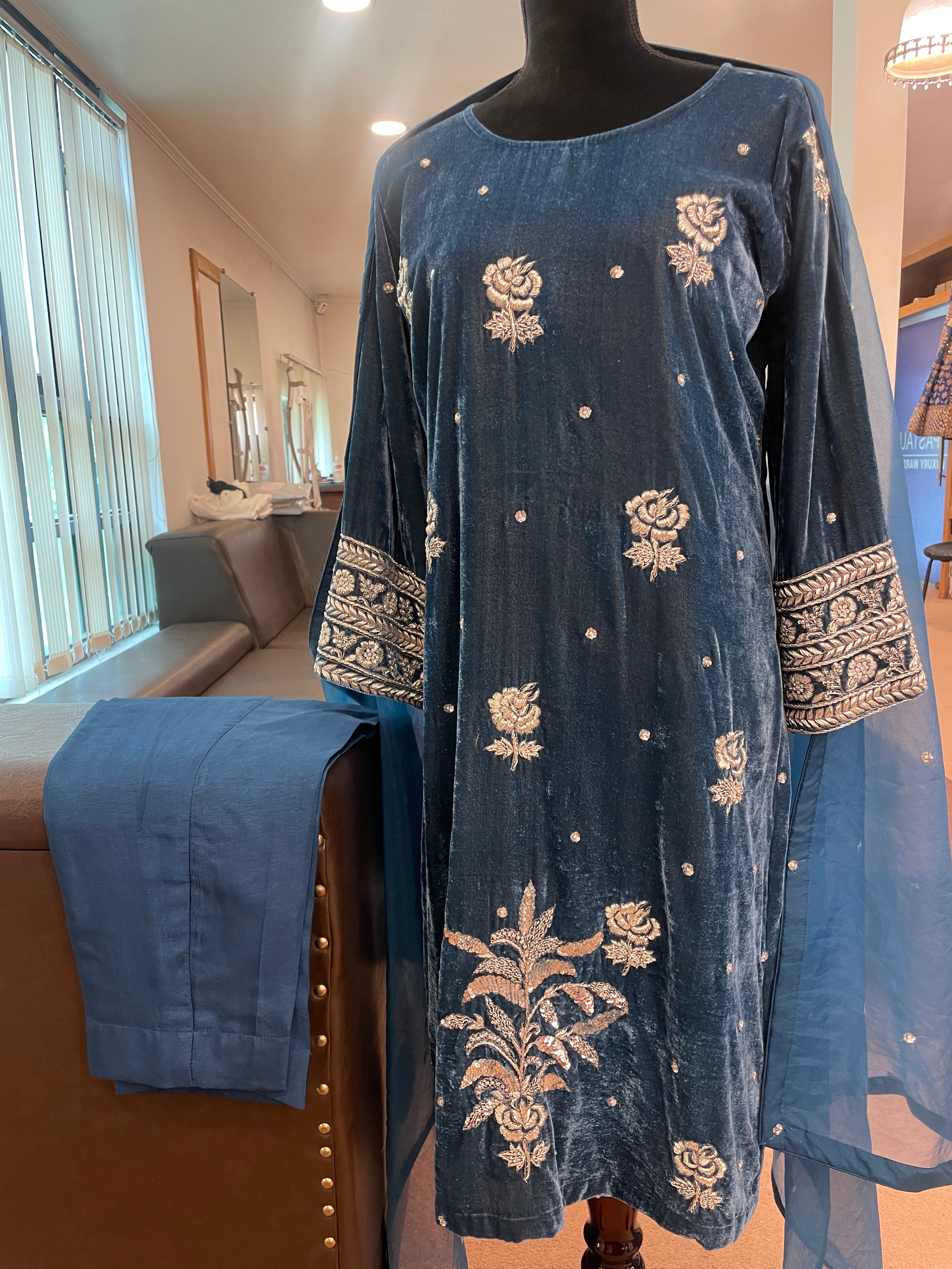 Handembroidered 3pc set