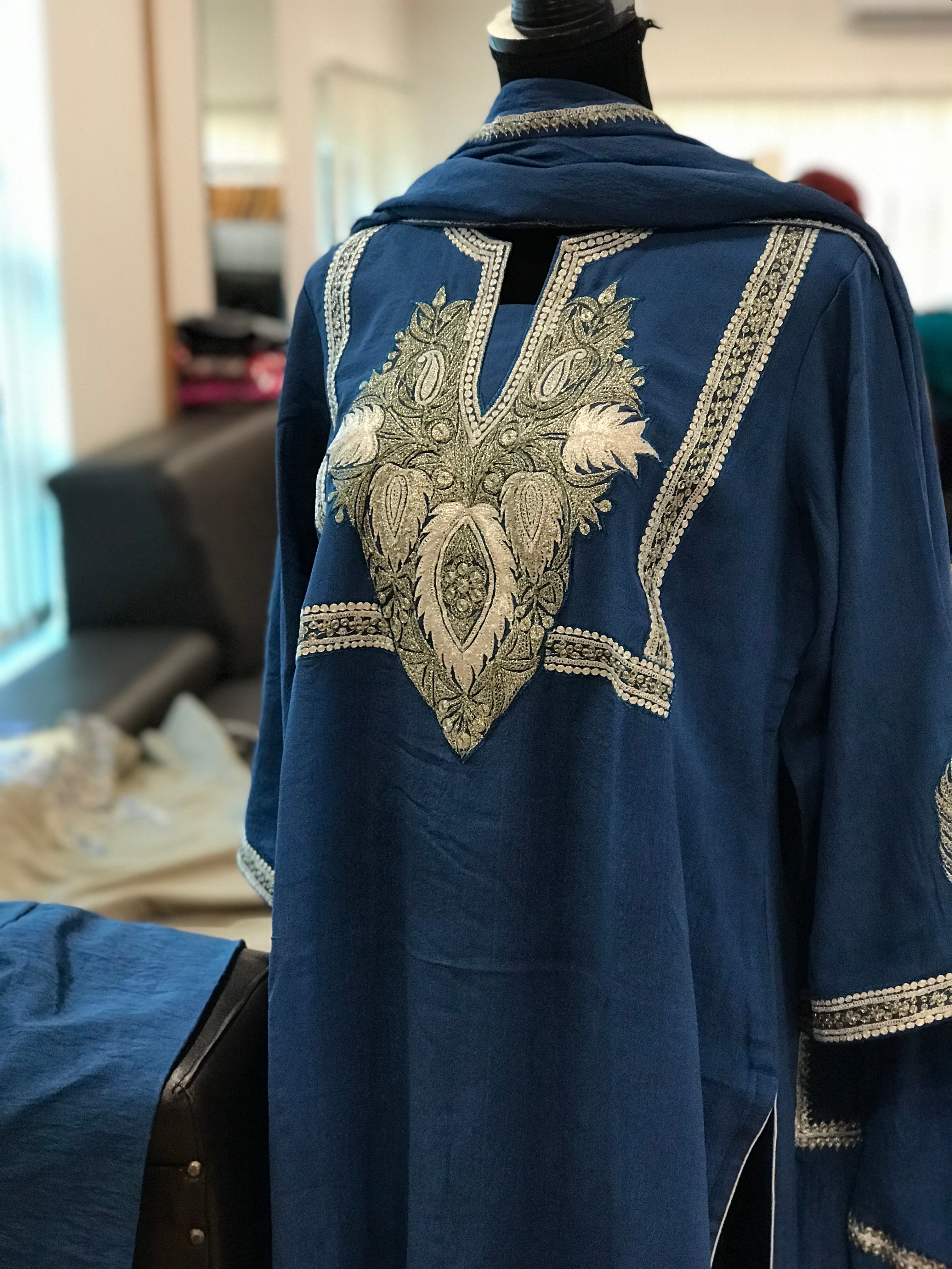 chinon dress with machine Tilla 3pc stitched