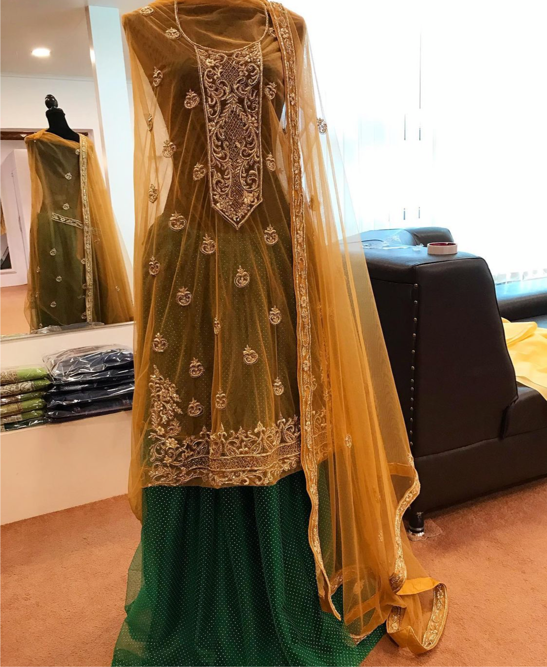 Handembroidered Suit - Pastau