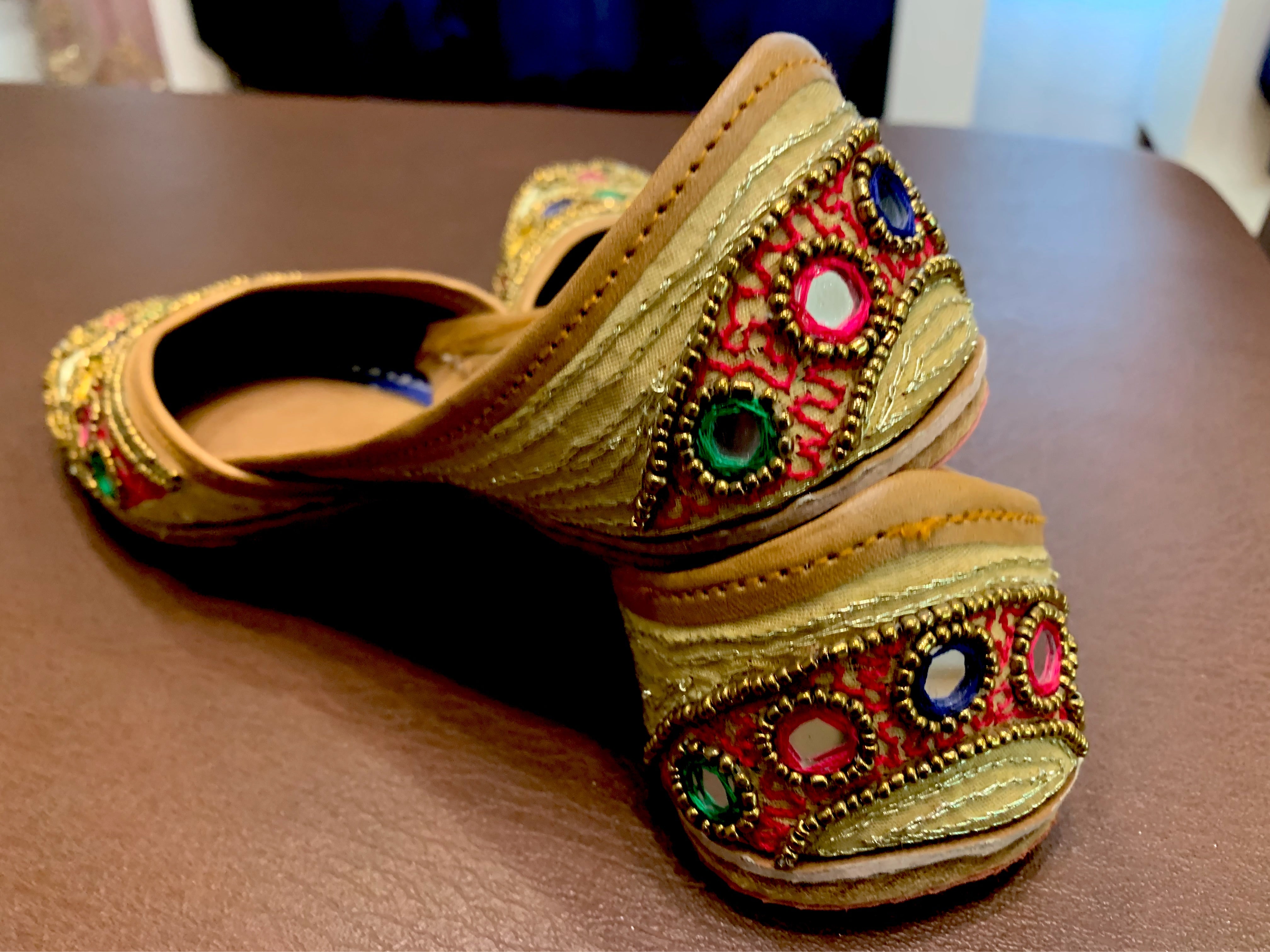 Handmade Genuine Leather jutti - Pastau