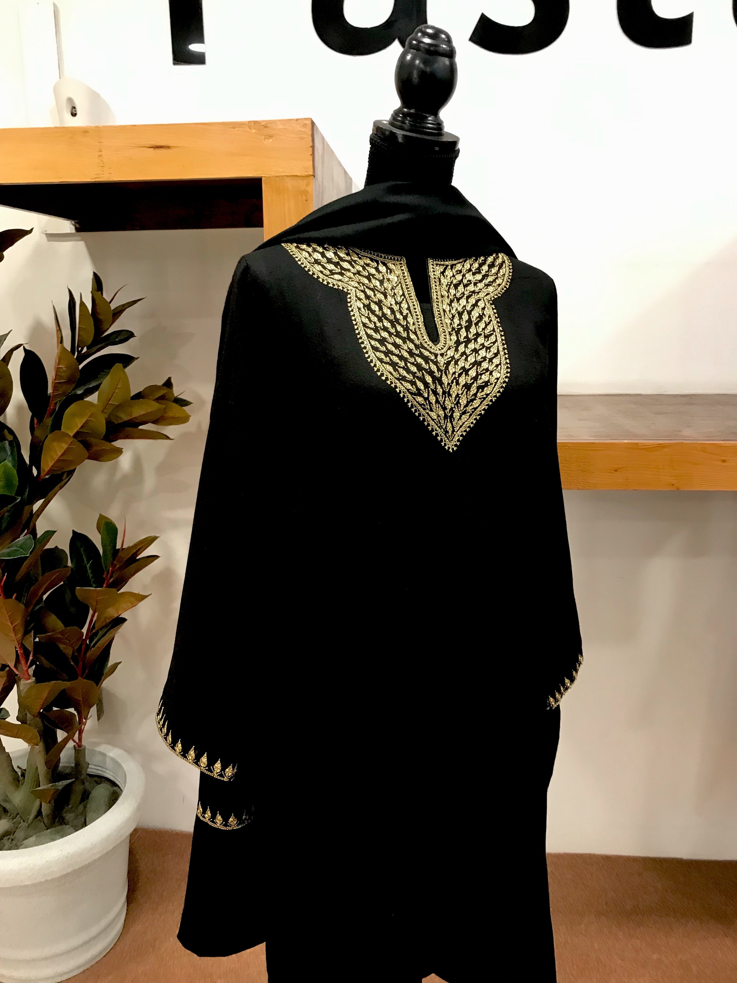 Pure pashmina blend kurta and stole with hand TIlla PWB120