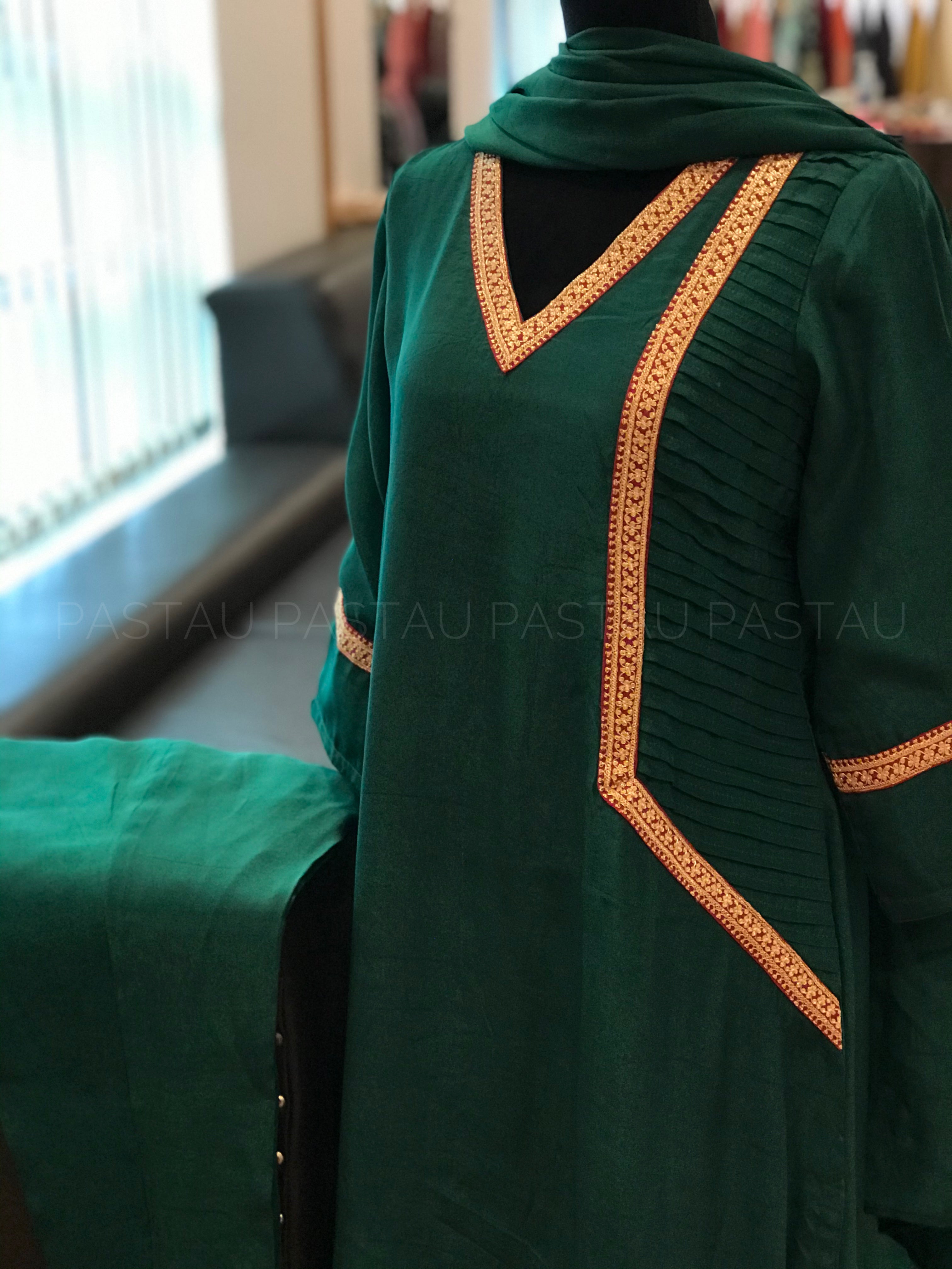 Hand Tilla crepe 3pc suit