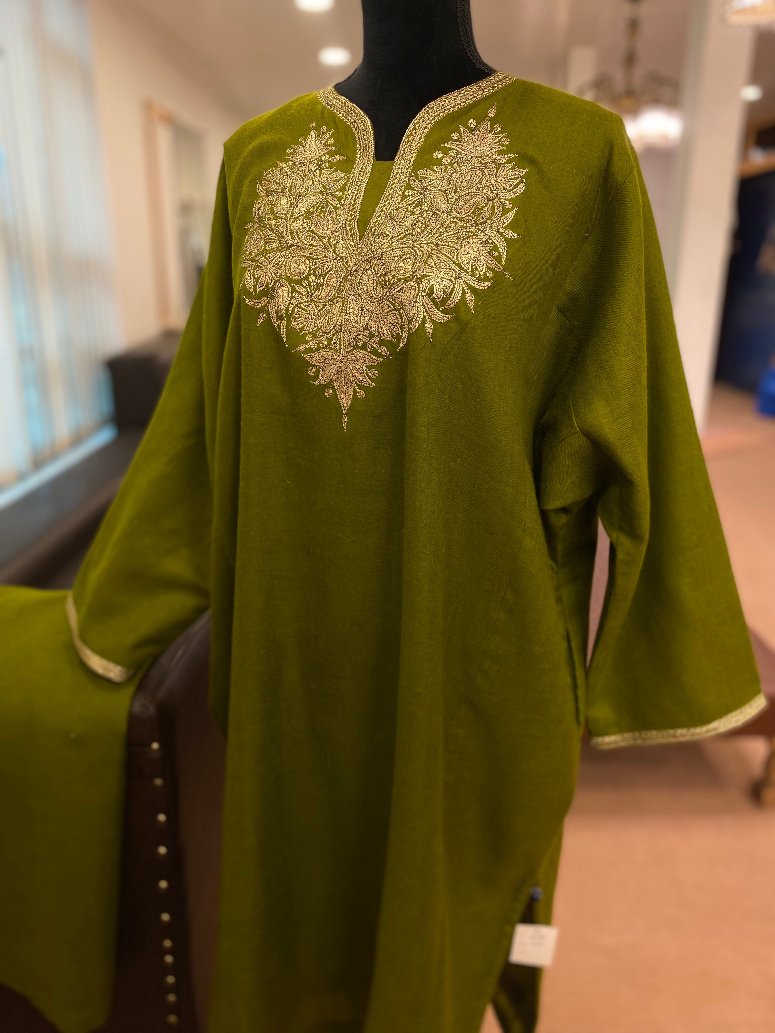 Pure pashmina blend pheran with hand tilla  pwb243