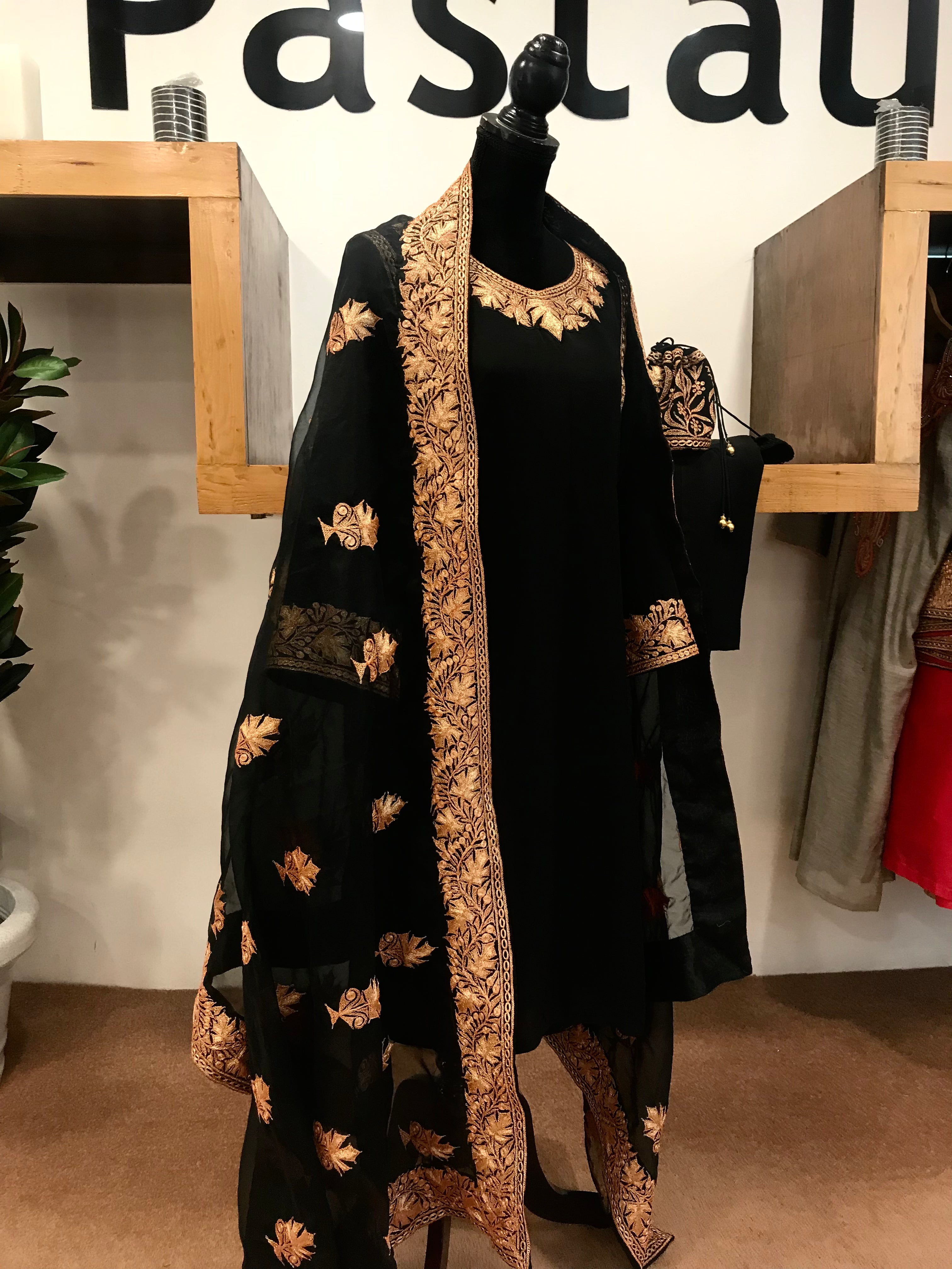 Kashmiri Tilla crepe dress 3pc stitched