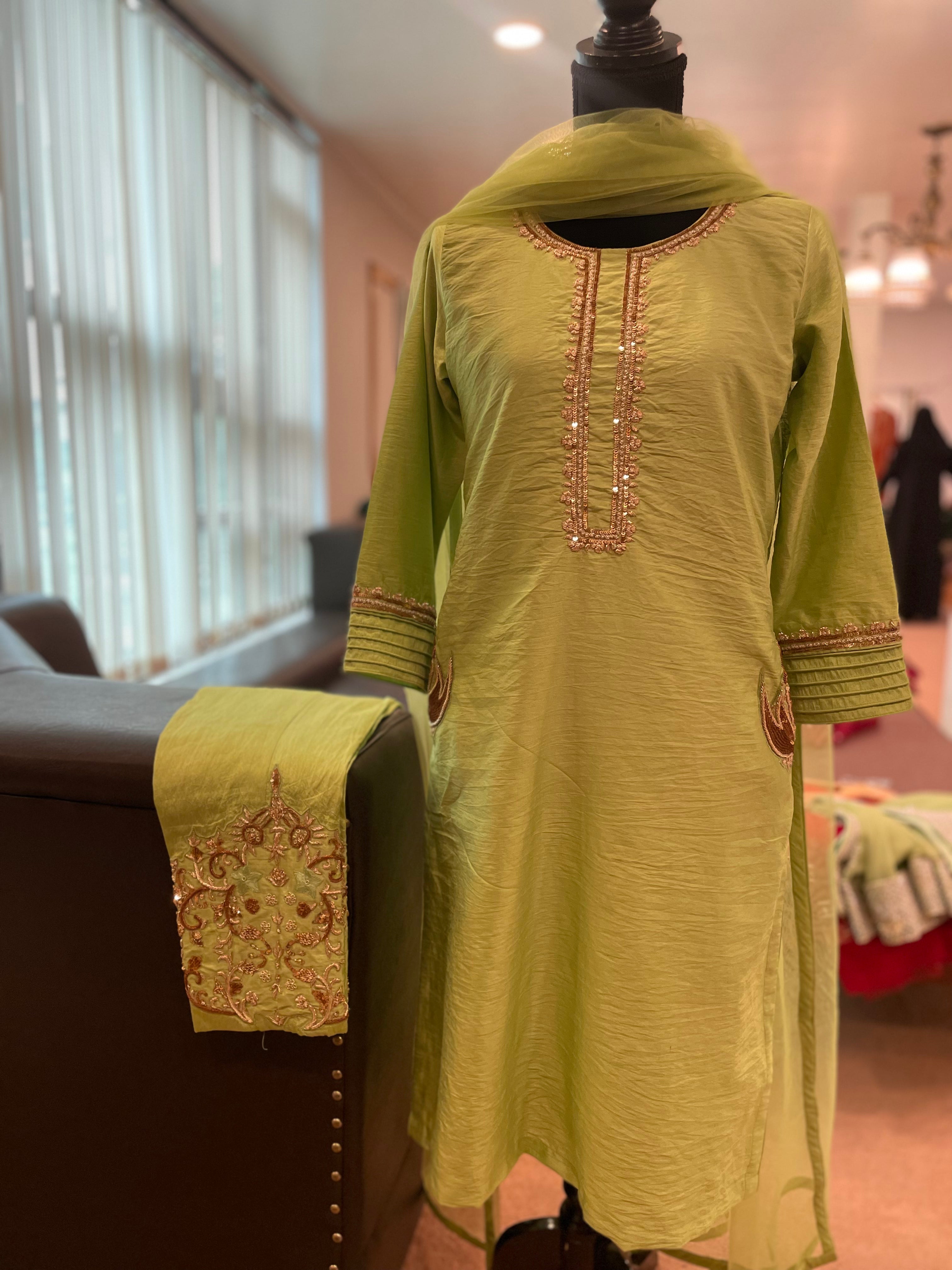 Handembroidered 3 piece dress