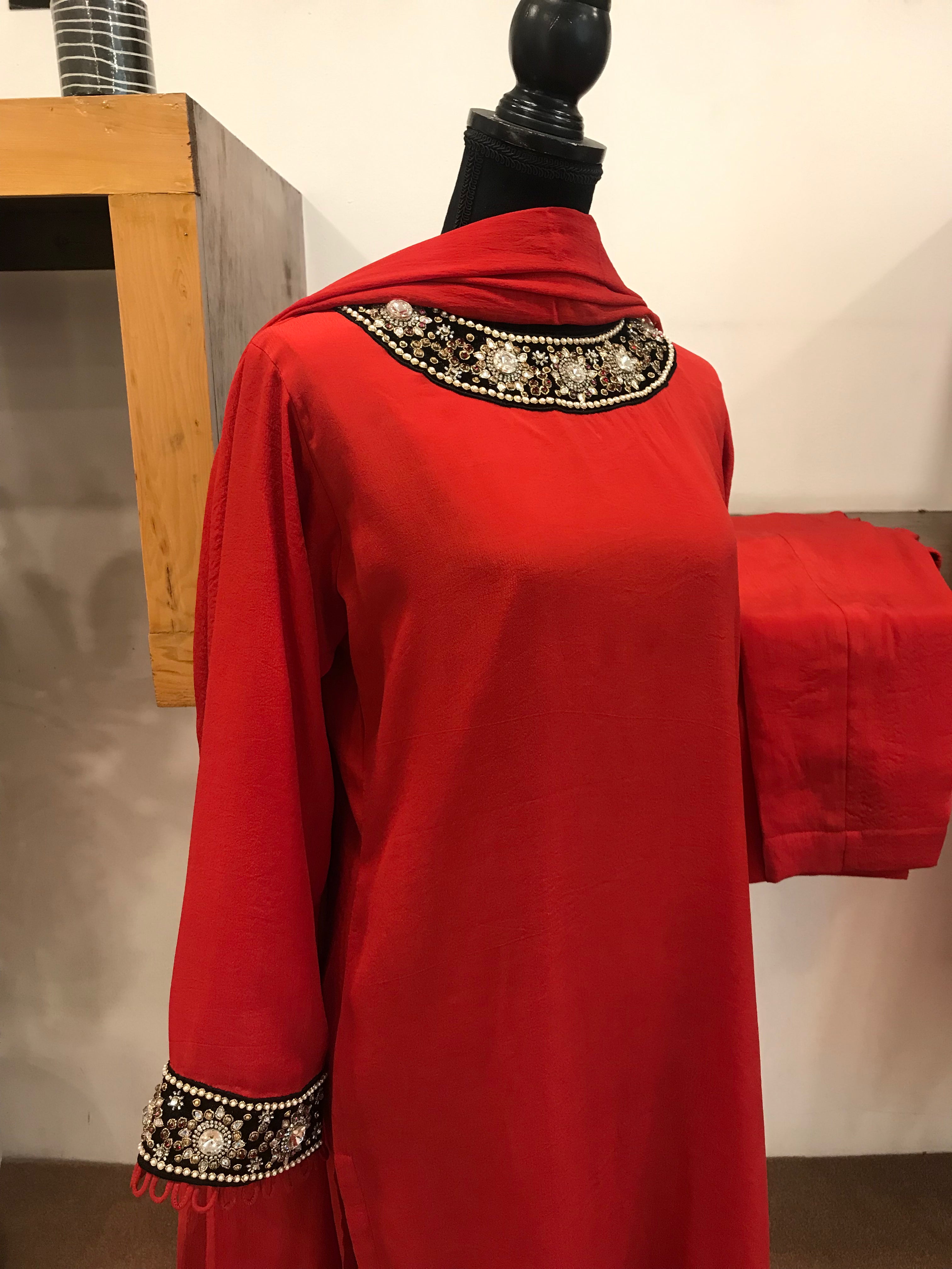 Hand embroidered Crepe kurta set 3pc stitched