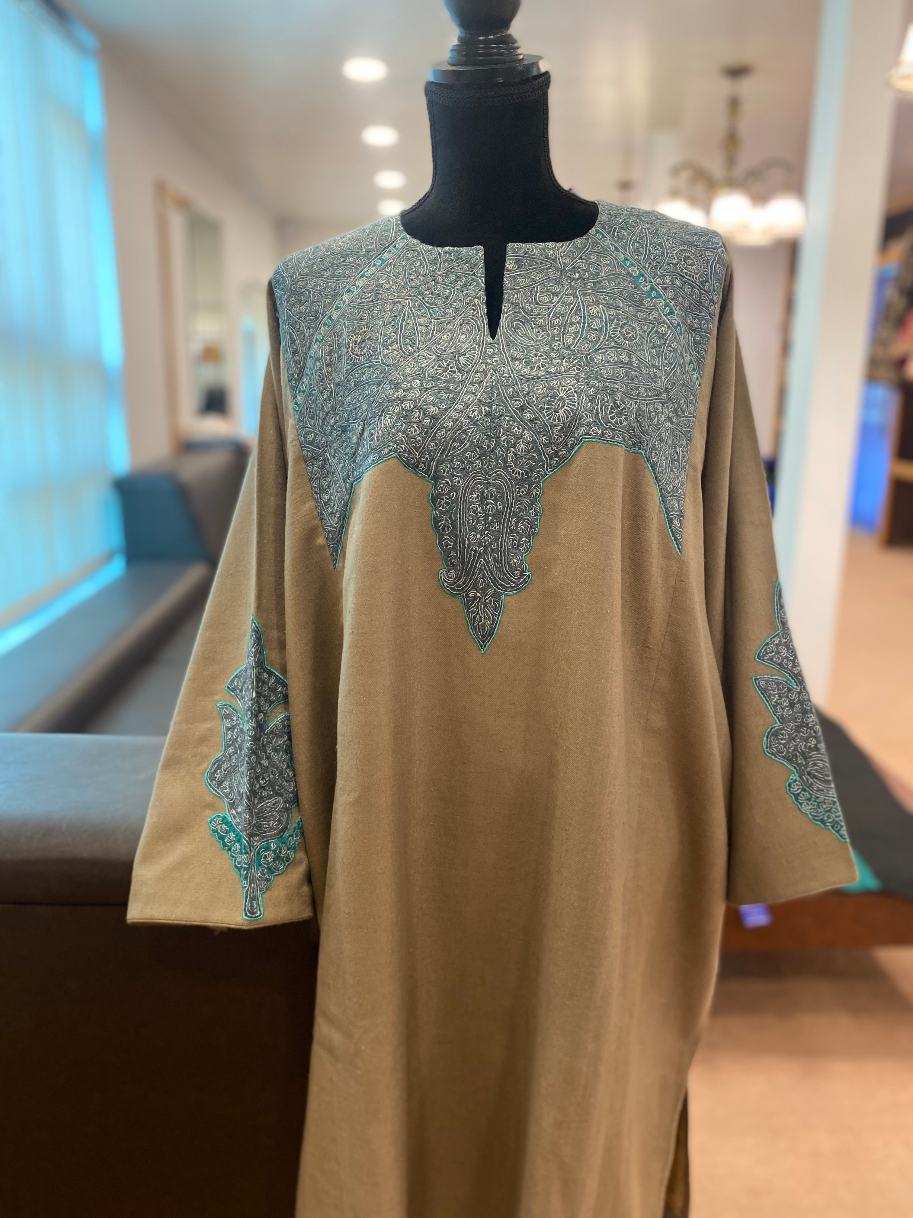 Purepashmina count blend pheran with handsozni PCB01