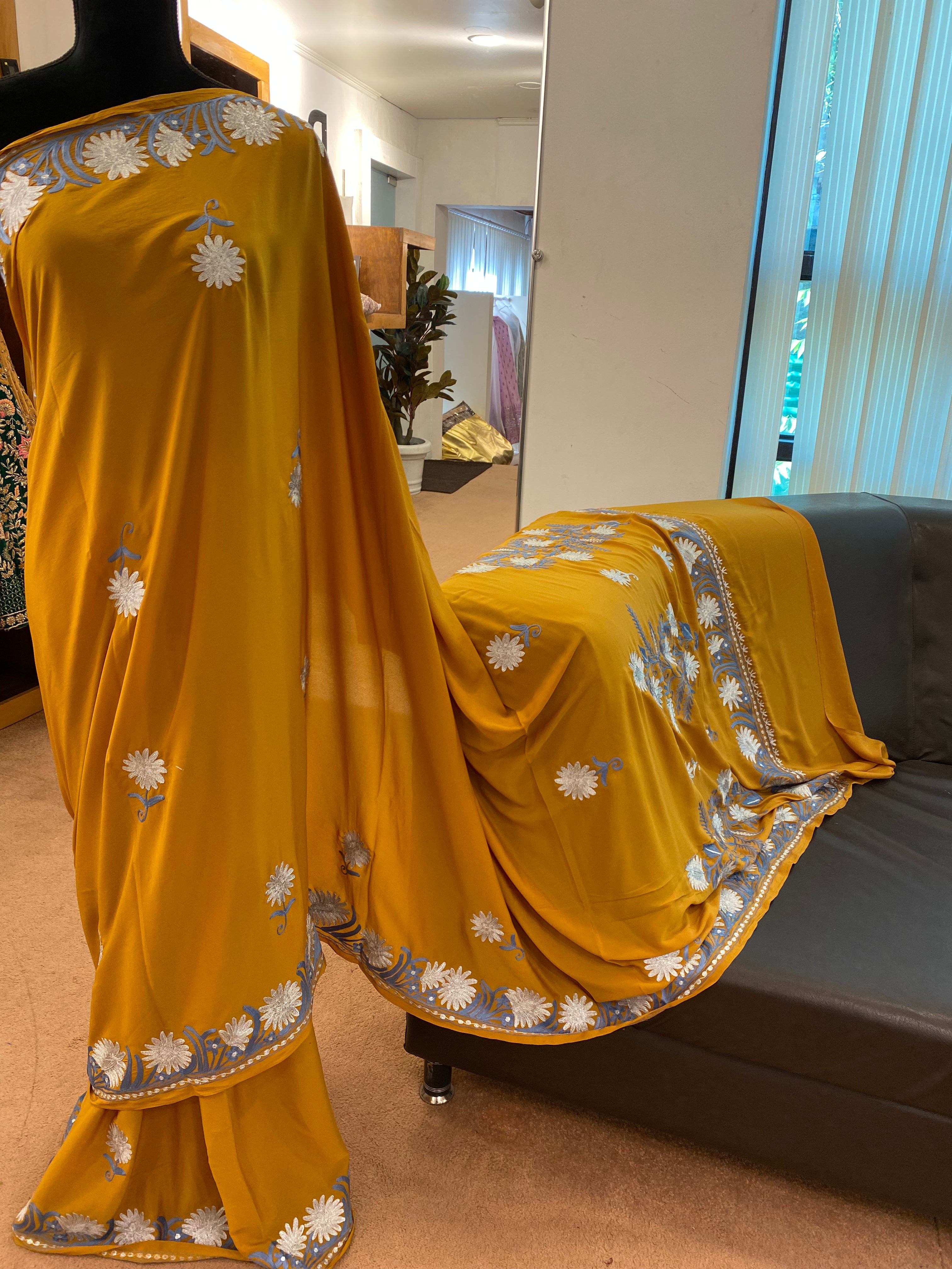 Kashmiri embroidered saree SR010
