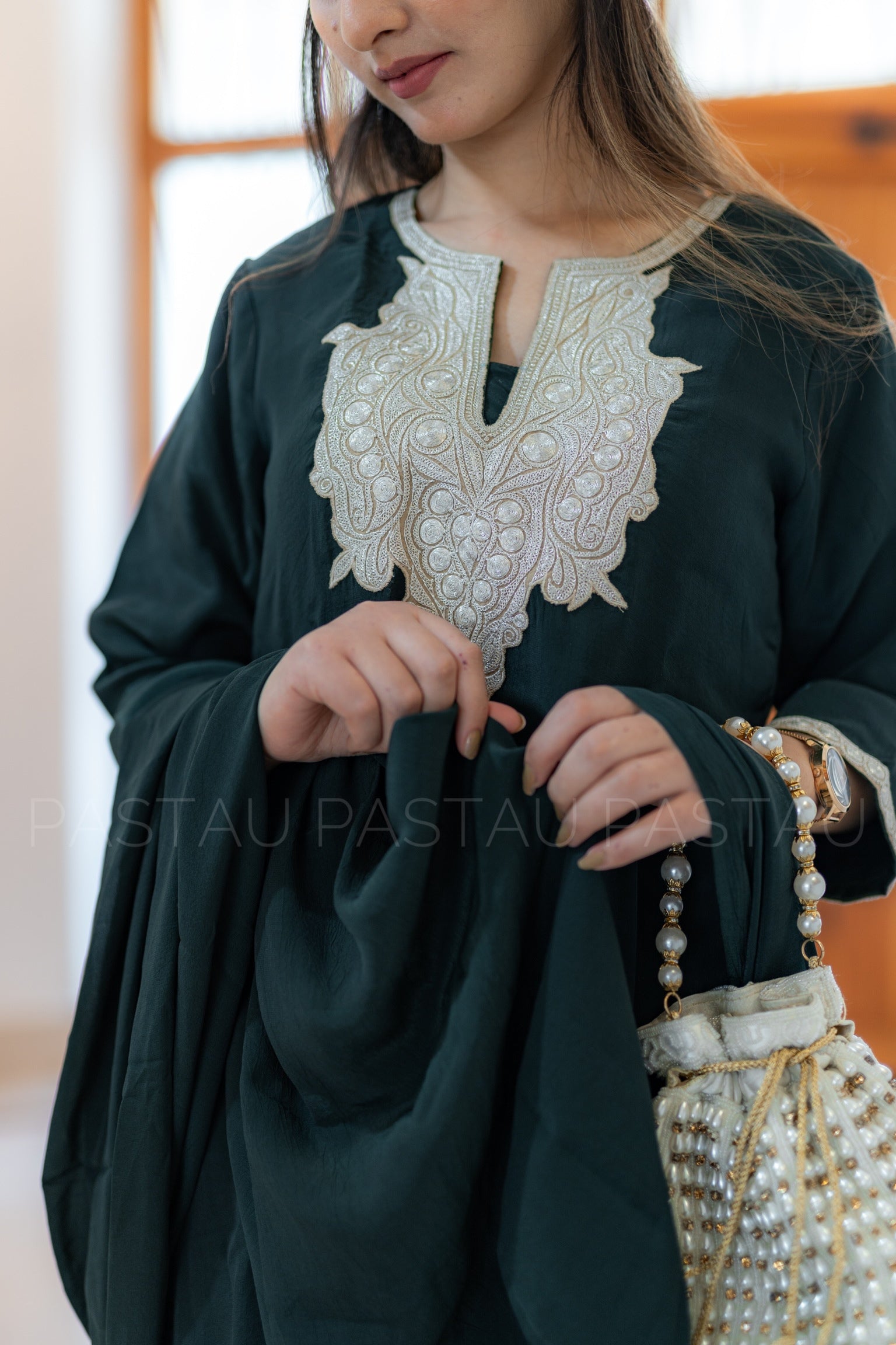 Hand Tilla crepe 3pc suit stitched