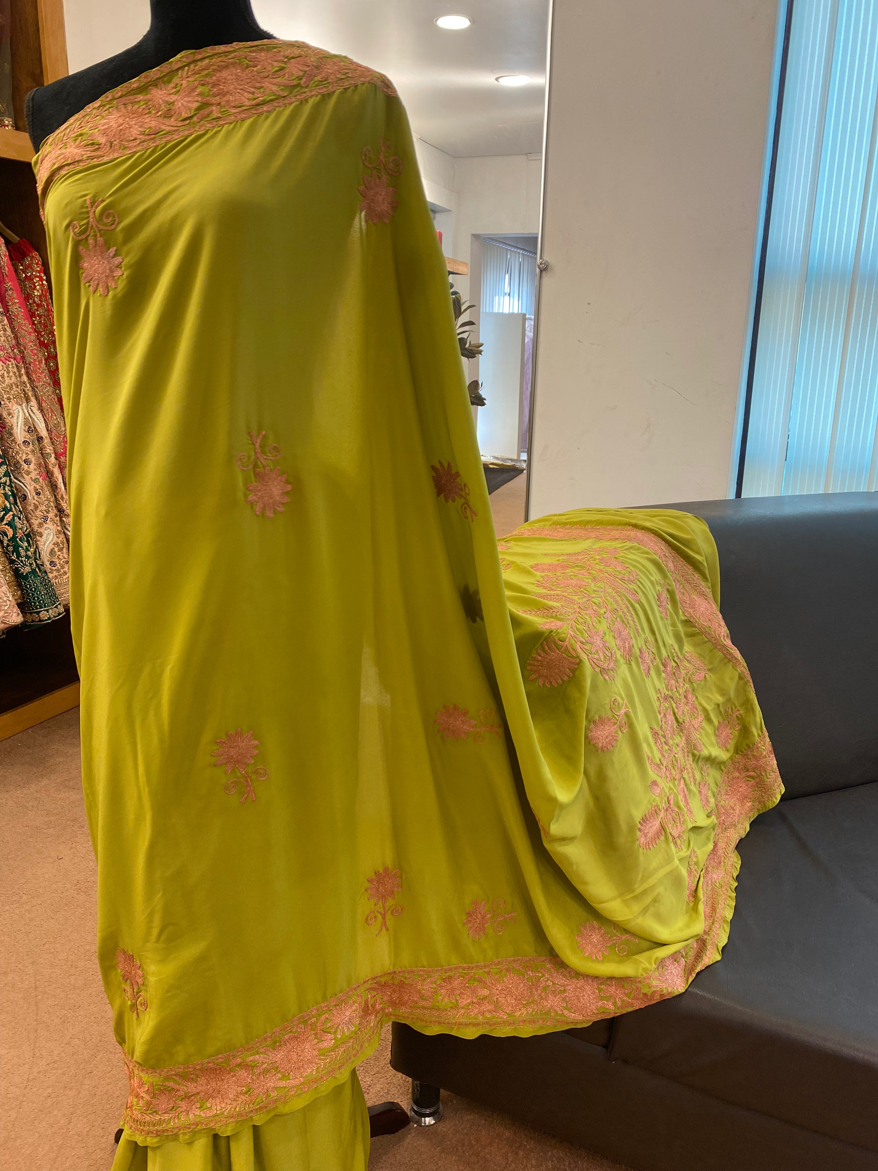 Kashmiri embroidered saree SR017