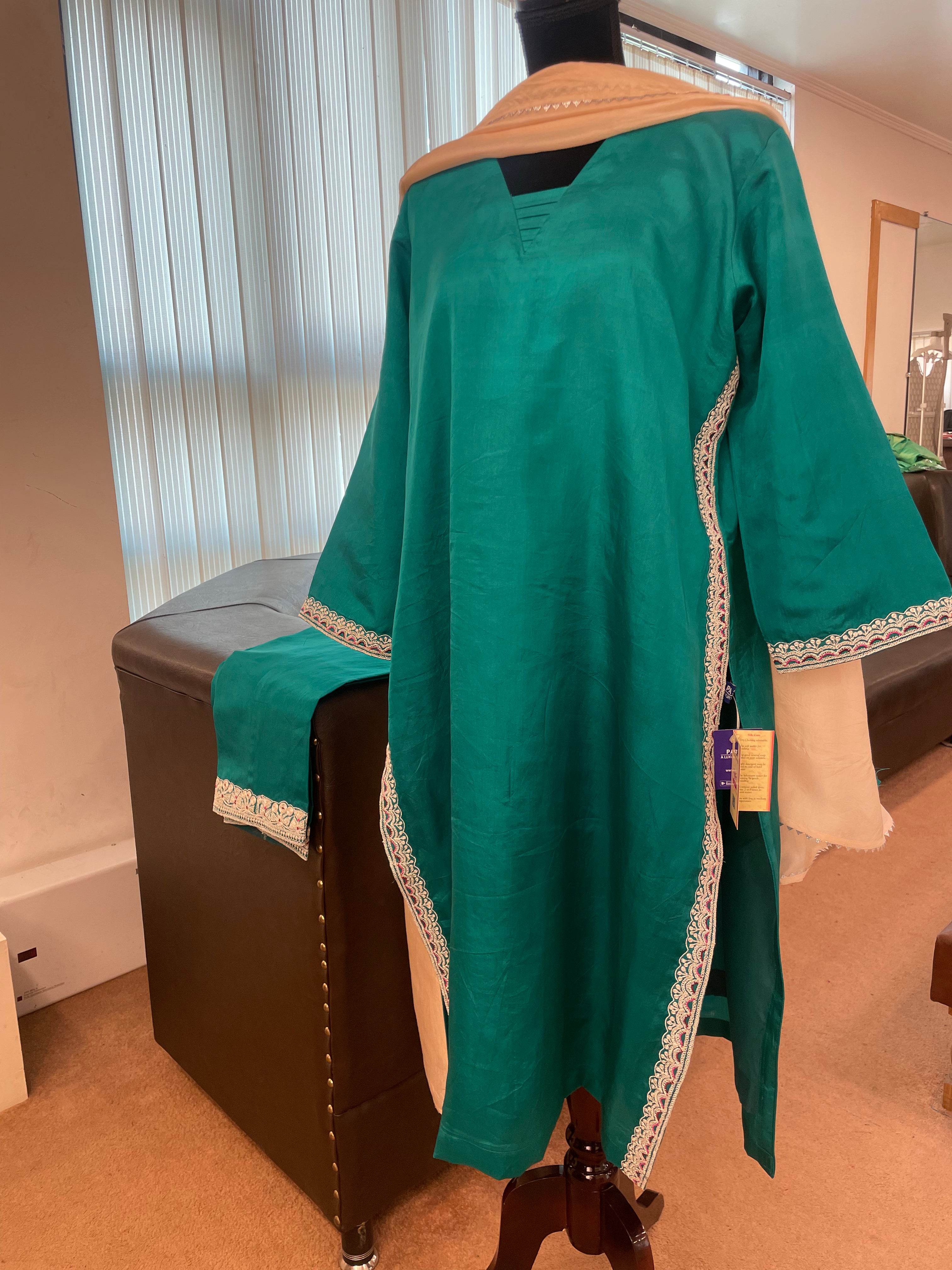 Puresilk kurta set Mtks338