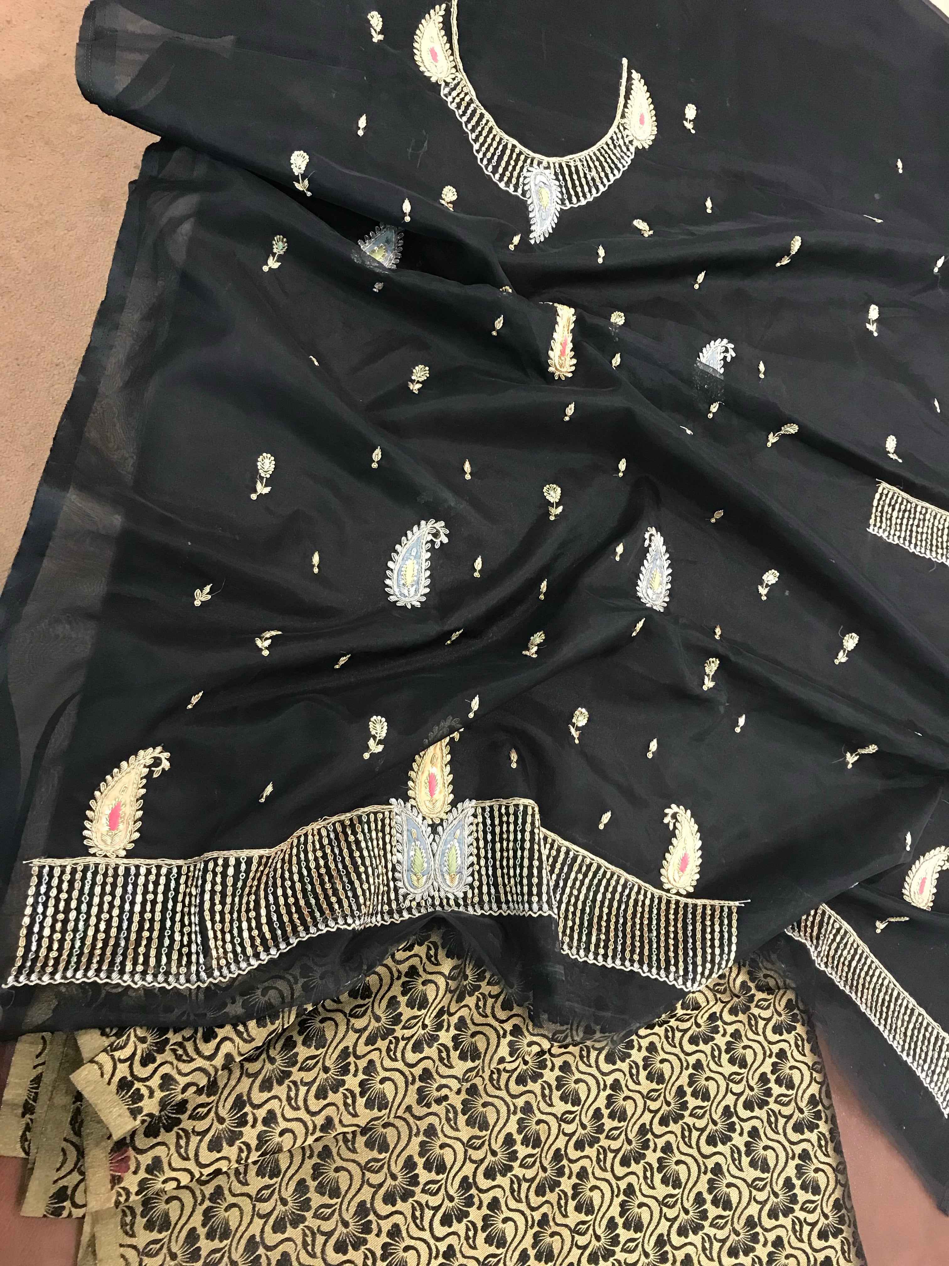 Handembroidered 2 piece suit