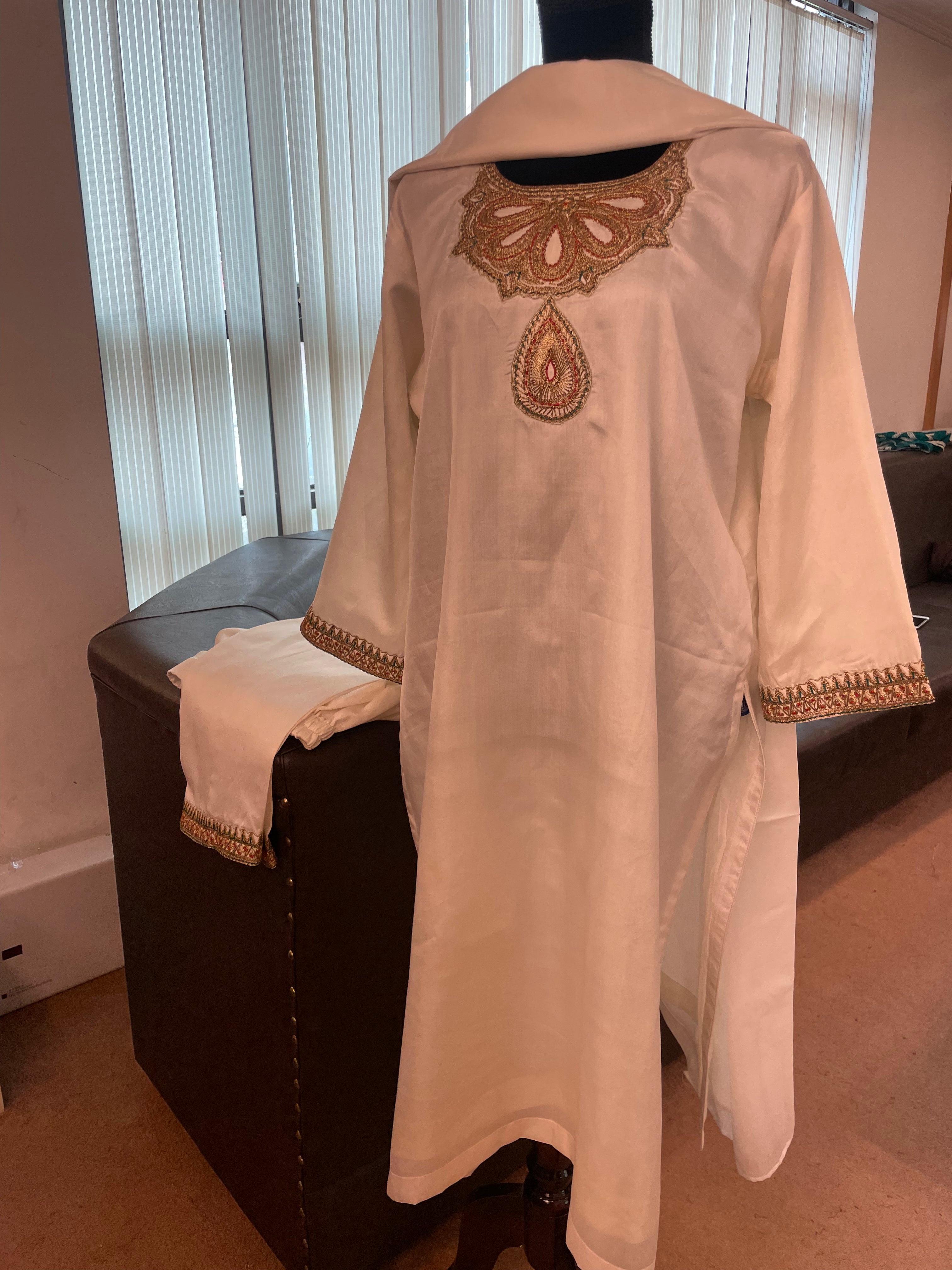 Puresilk 3 piece kurta set mtks346