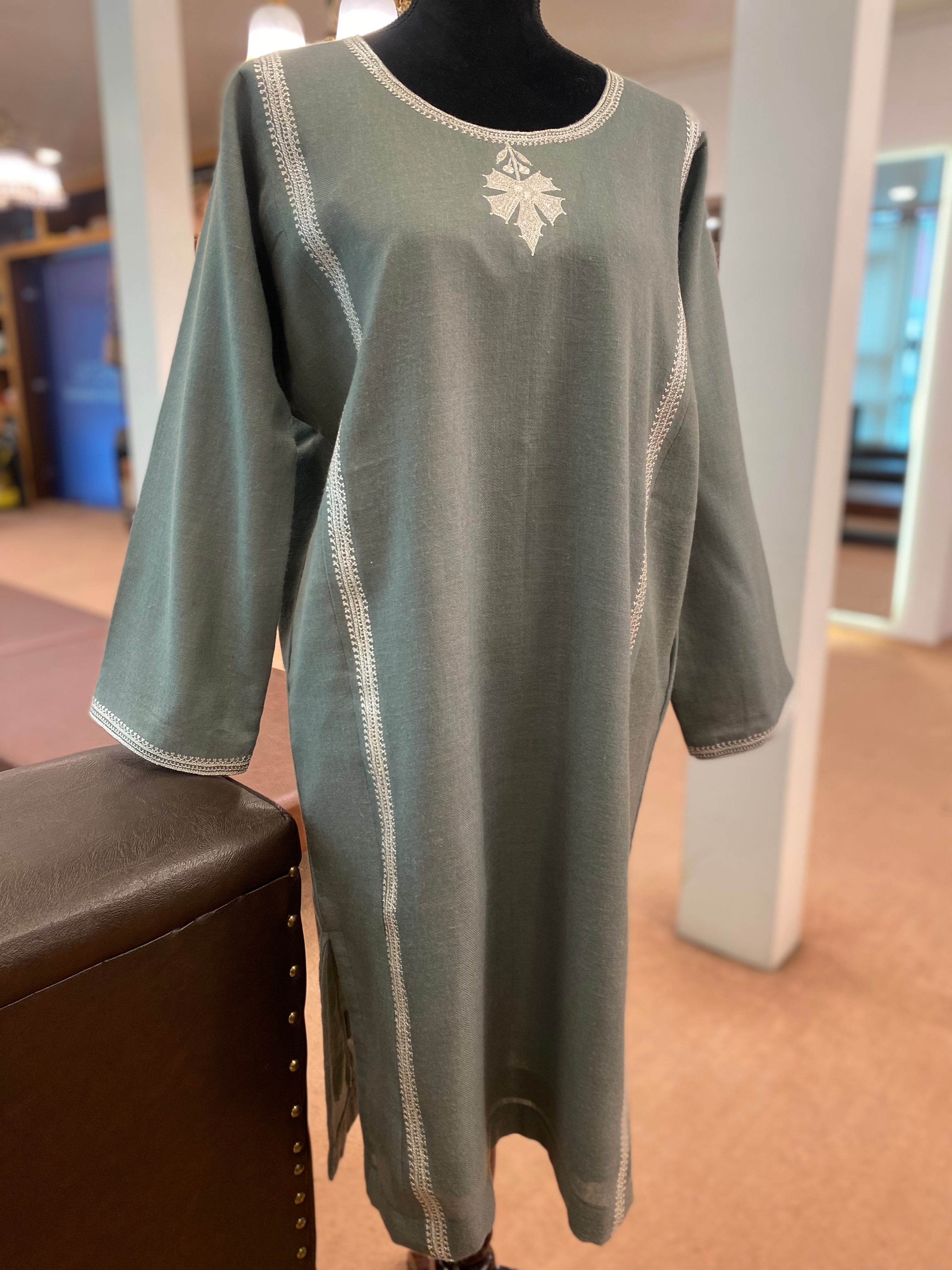 Pure pashmina blend pheran with Hand Tilla