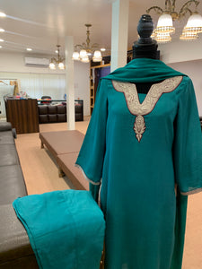 Hand Tilla crepe 3 pc suit stitched