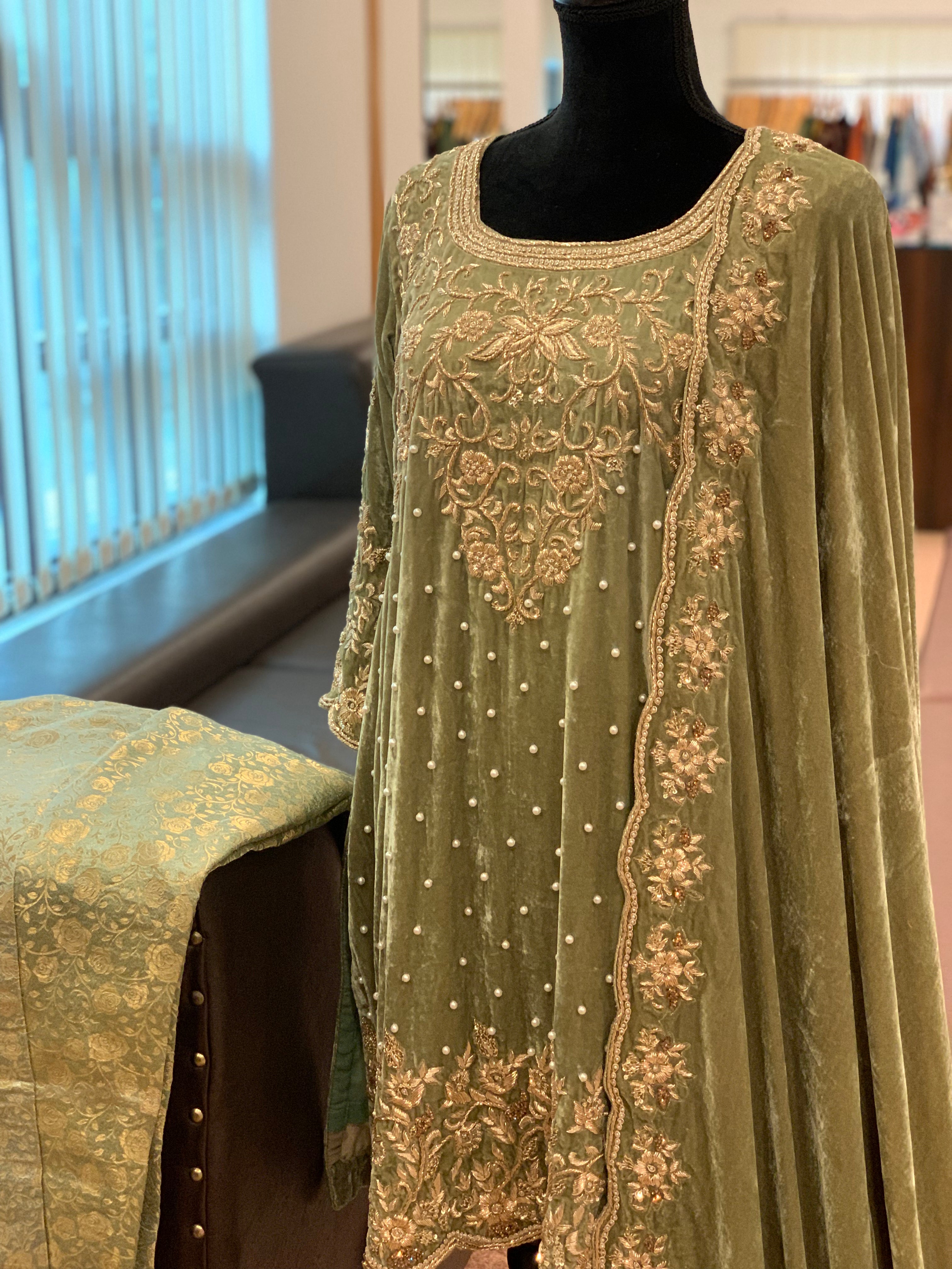 Handembroidered dress 3pc stitched