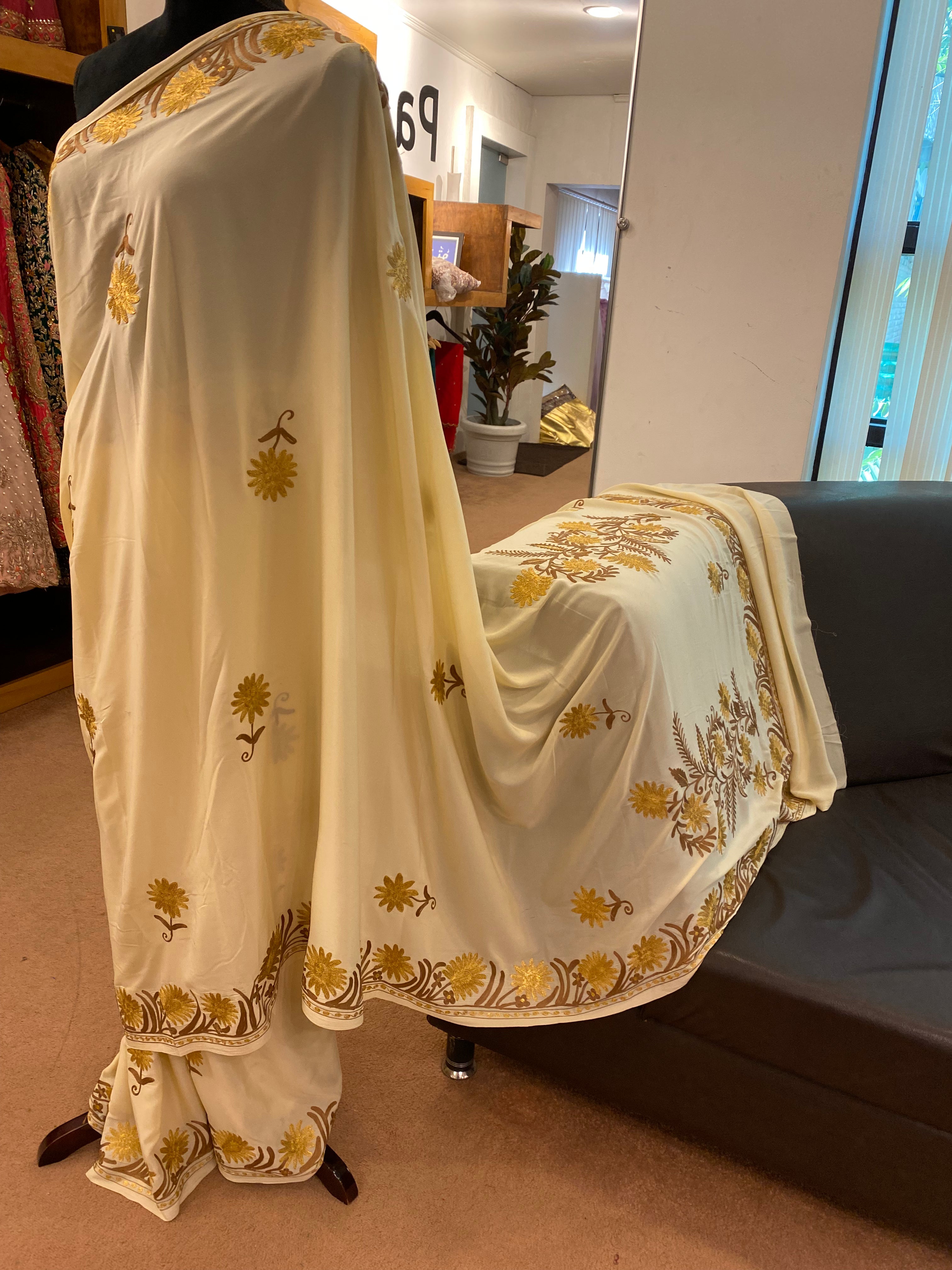 Kashmiri embroidery crepe saree SR008
