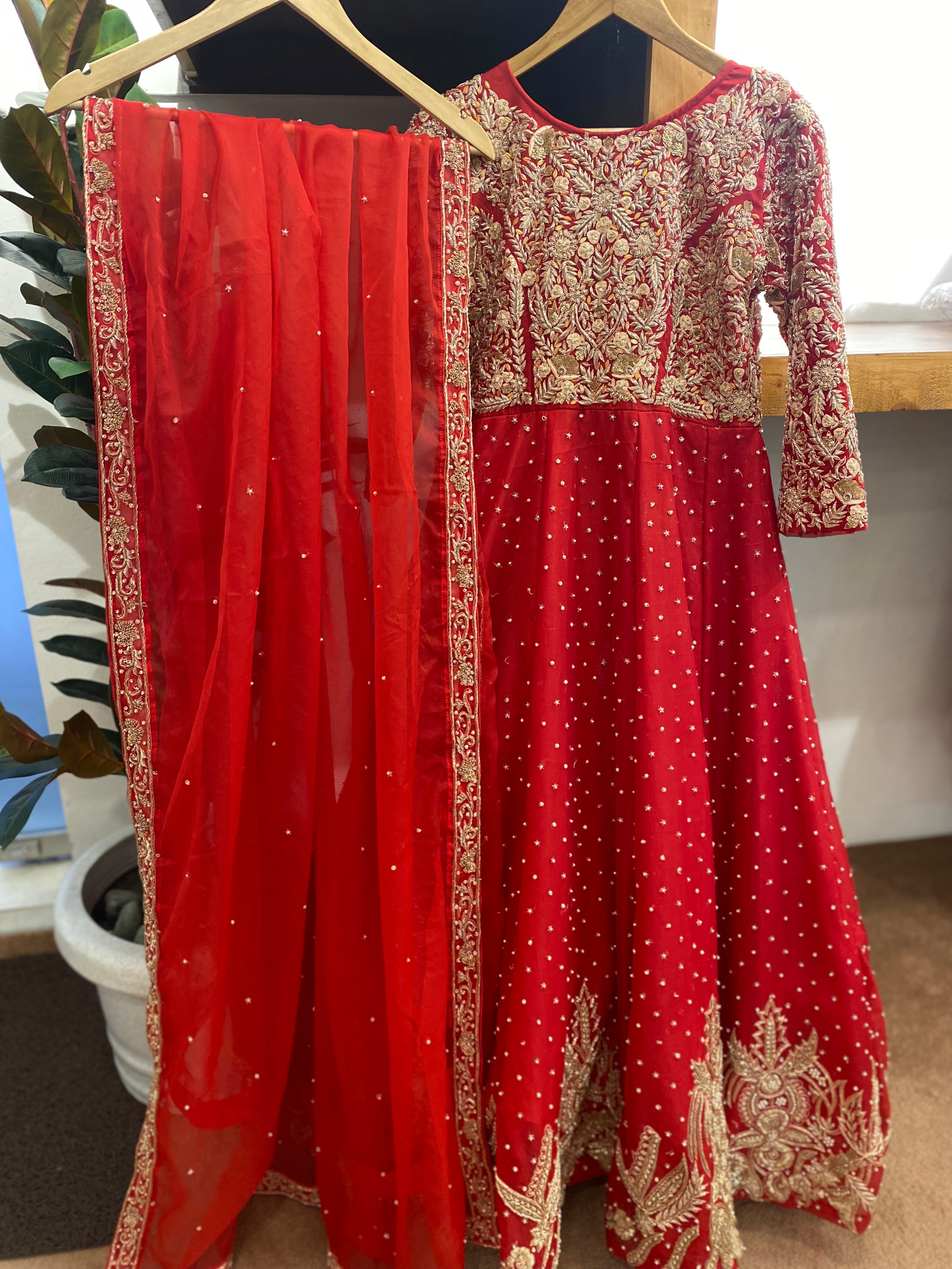 Hand embroidered Gown with duppata