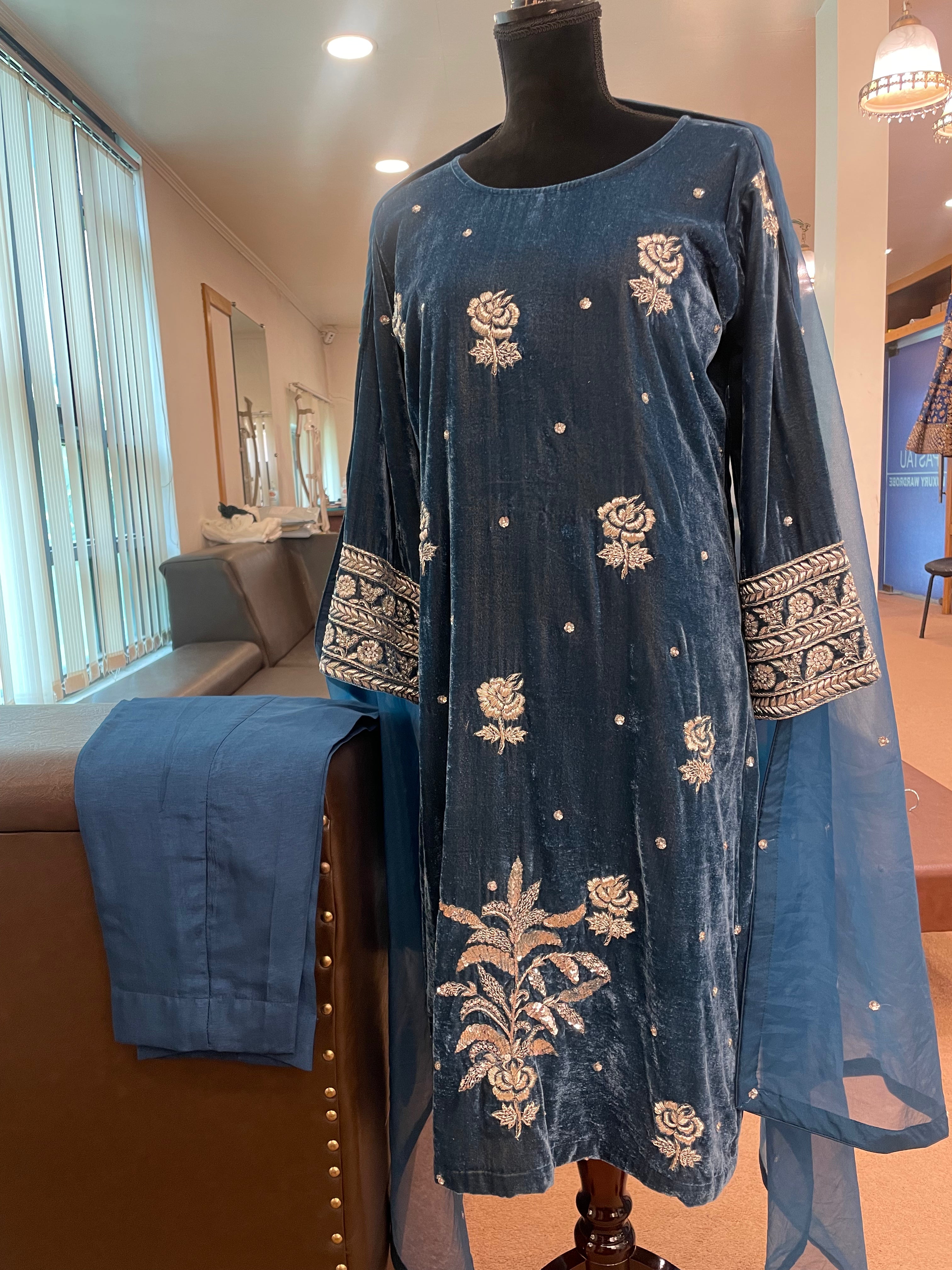 Handembroidered 3pc set