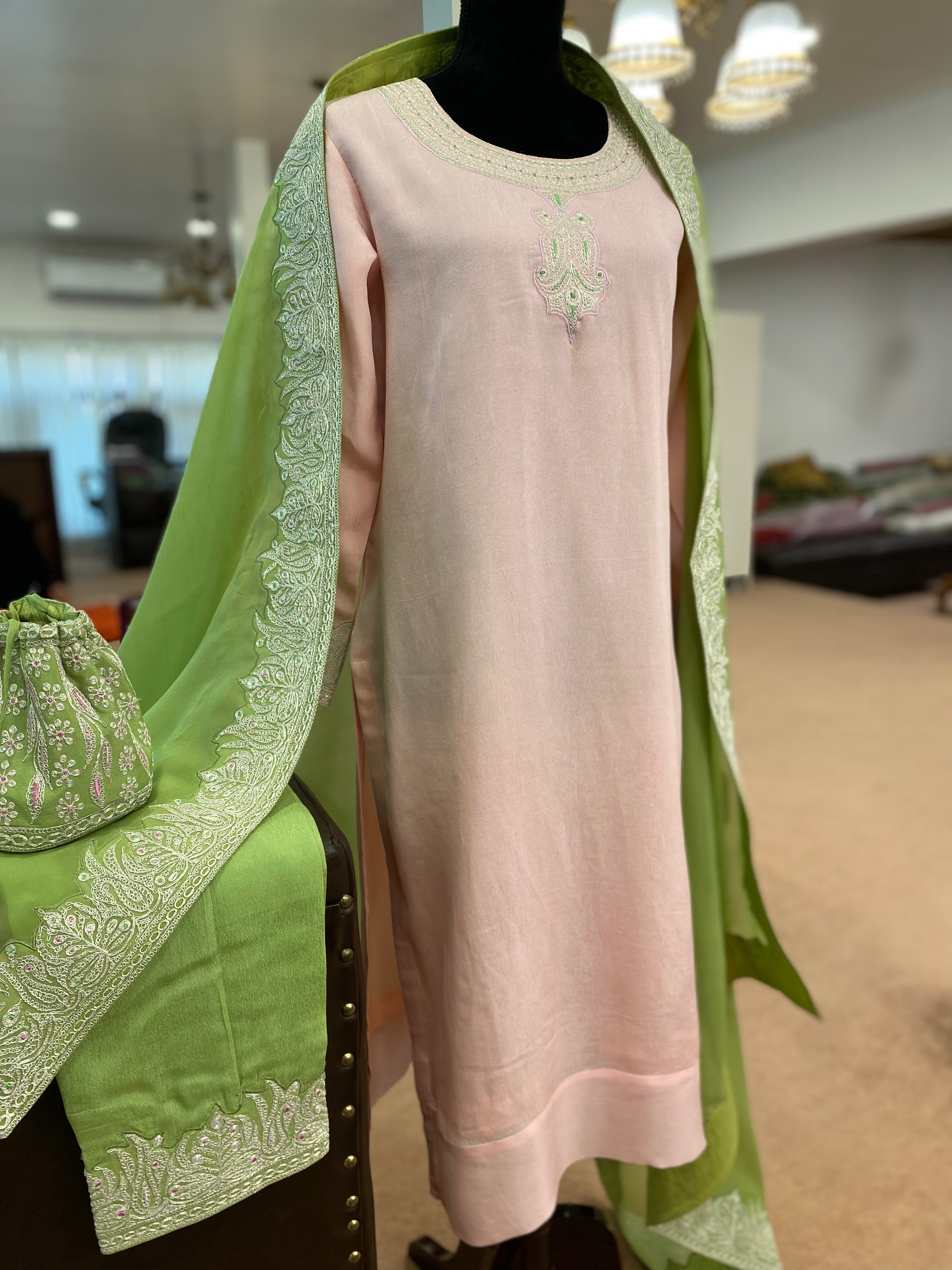 Chinon suit 3pc with potli