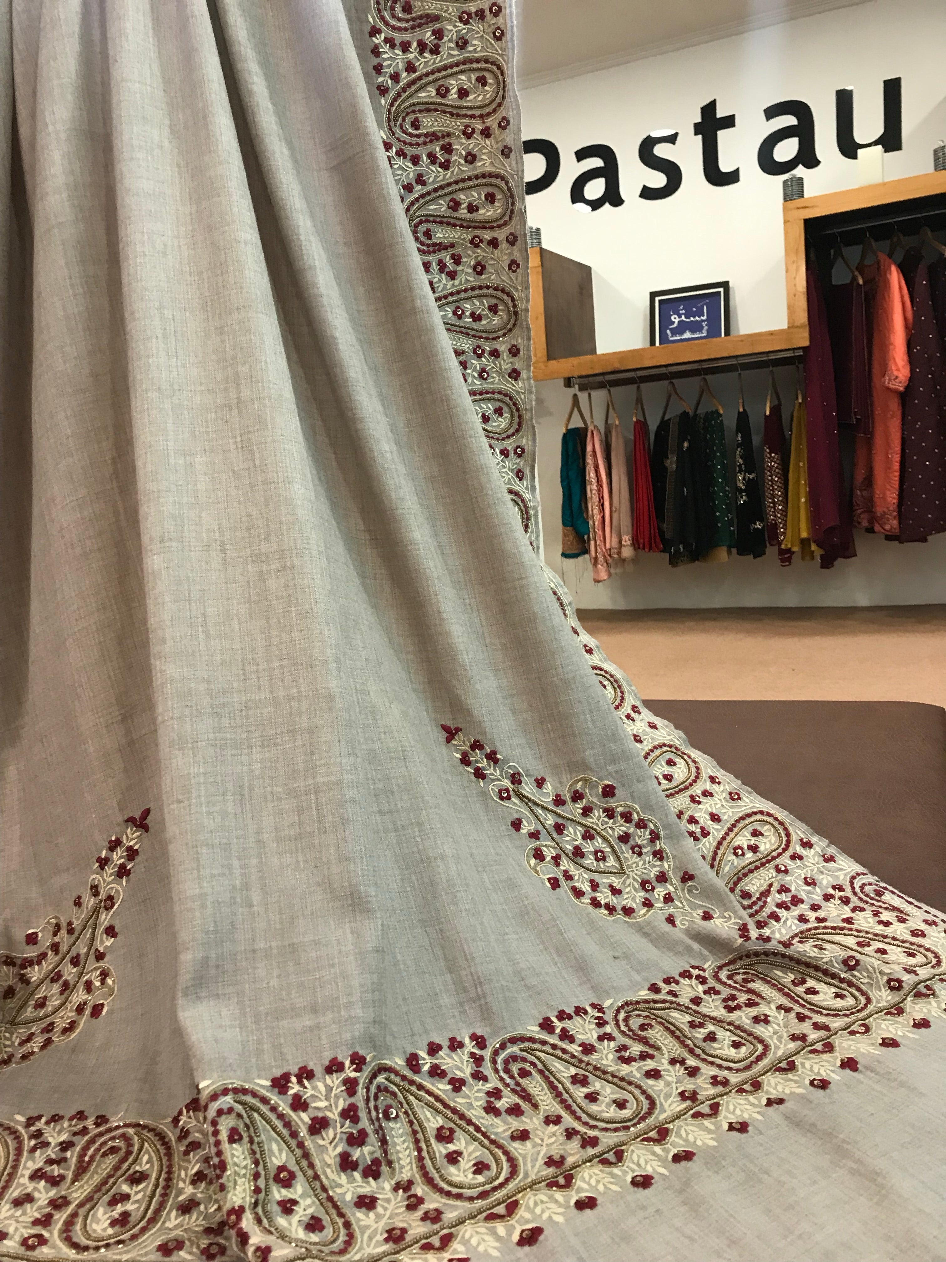 Pure pashmina shawl with embroidery – Pastau