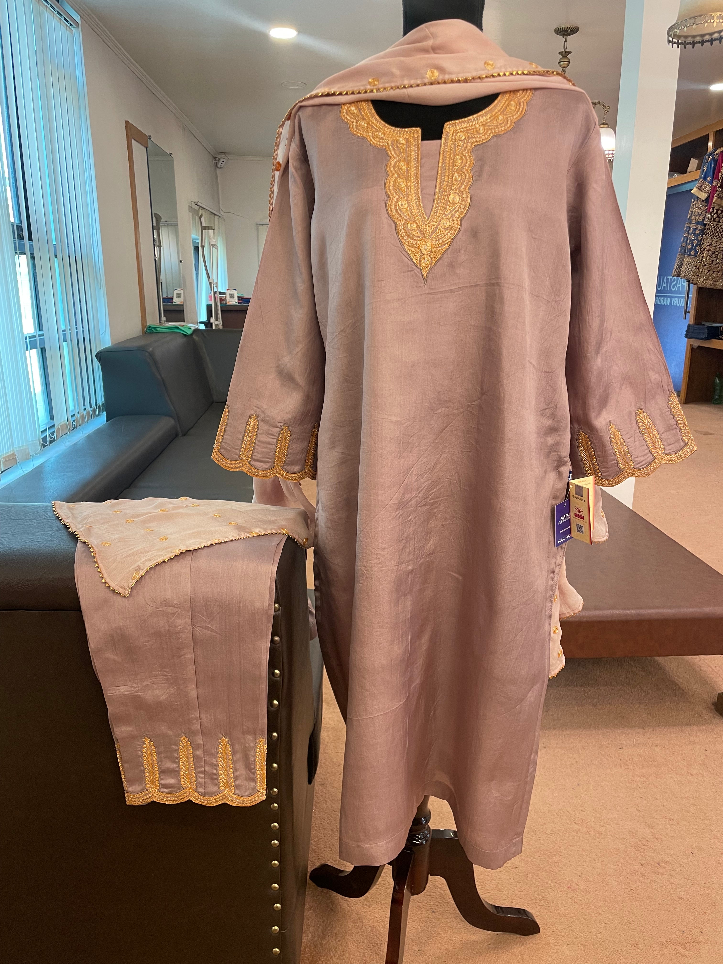 Puresilk tilla kurta set Mtks332