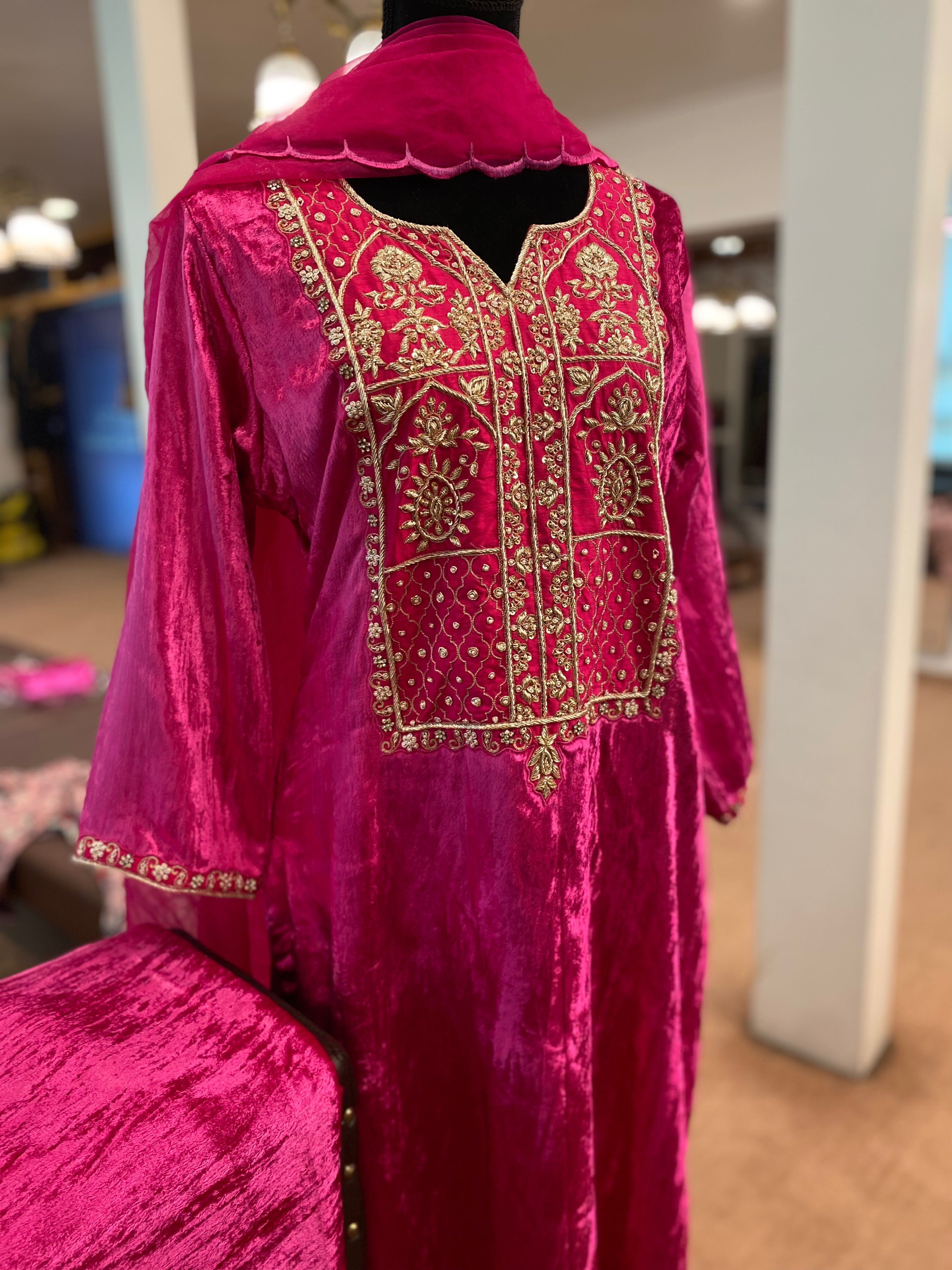 Handembroidered velvet set 3pc